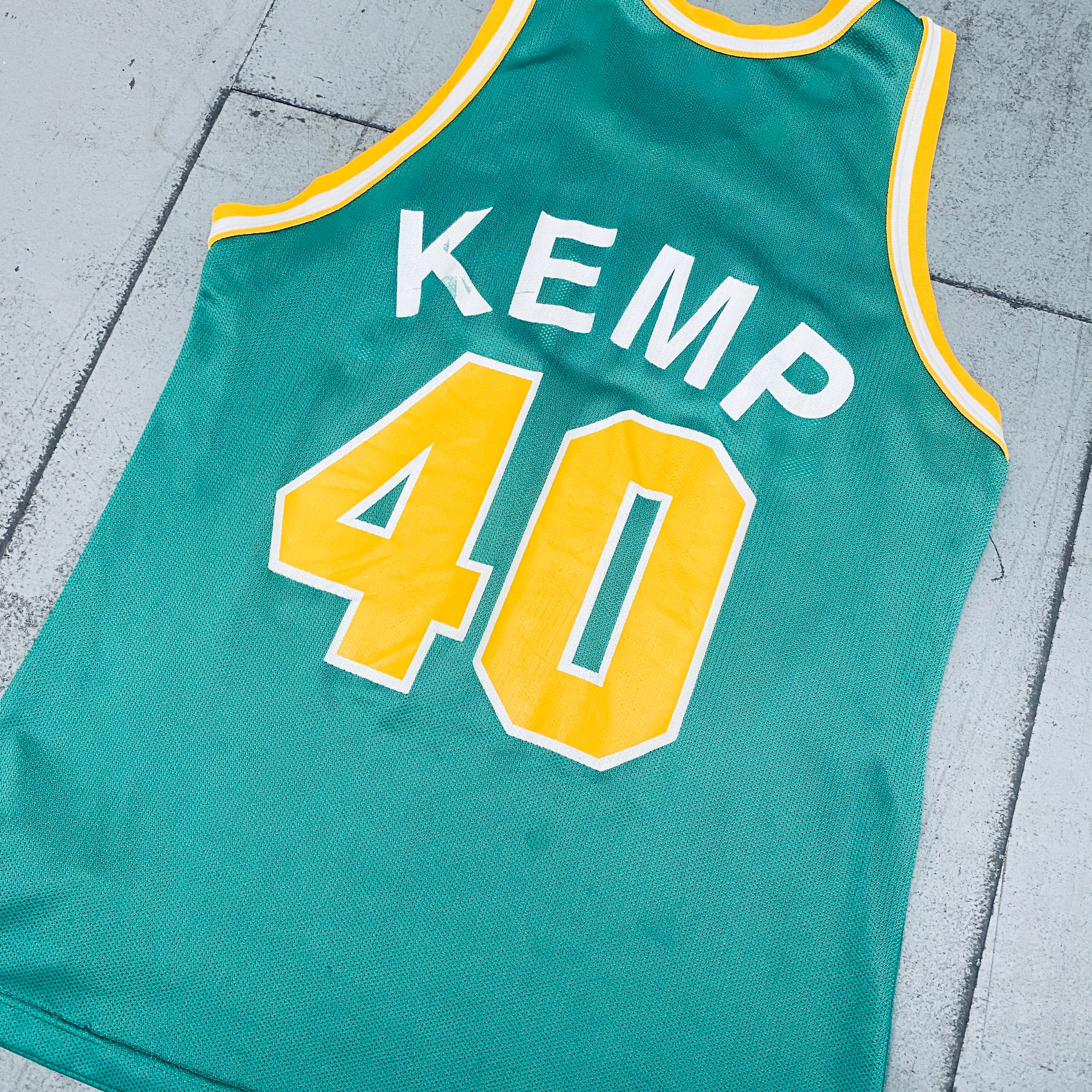 Shawn Kemp Seattle Supersonics 1993/94 Green Champion Jersey - Men's NBA Basketball Replica Jersey - Perfect for Game Day, Collecting & Sports Fan Gifts