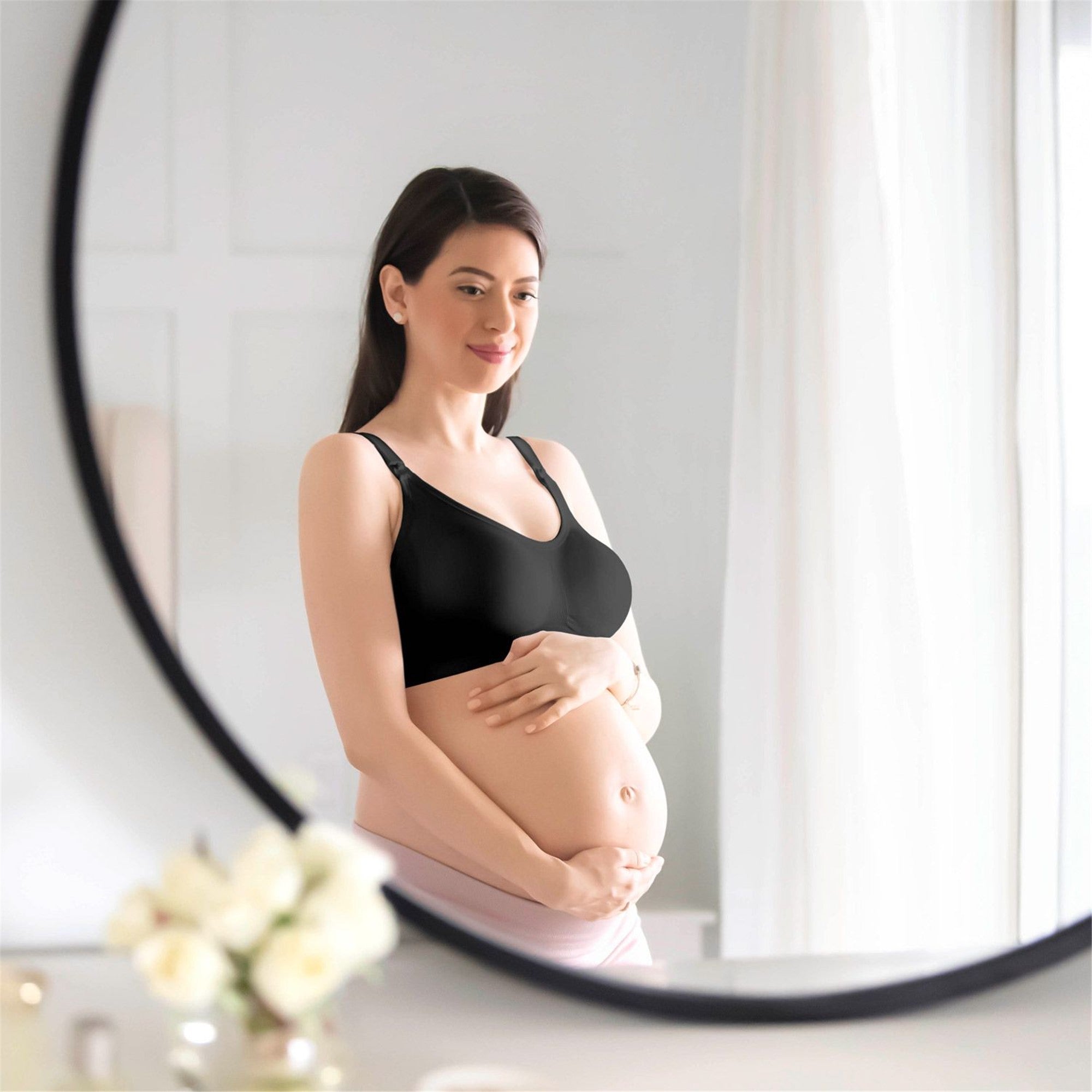 Medela Ultimate Body Fit Nursing Bra for Breastfeeding Moms - Comfortable Maternity & Postpartum Support for Pumping and Daily Wear
