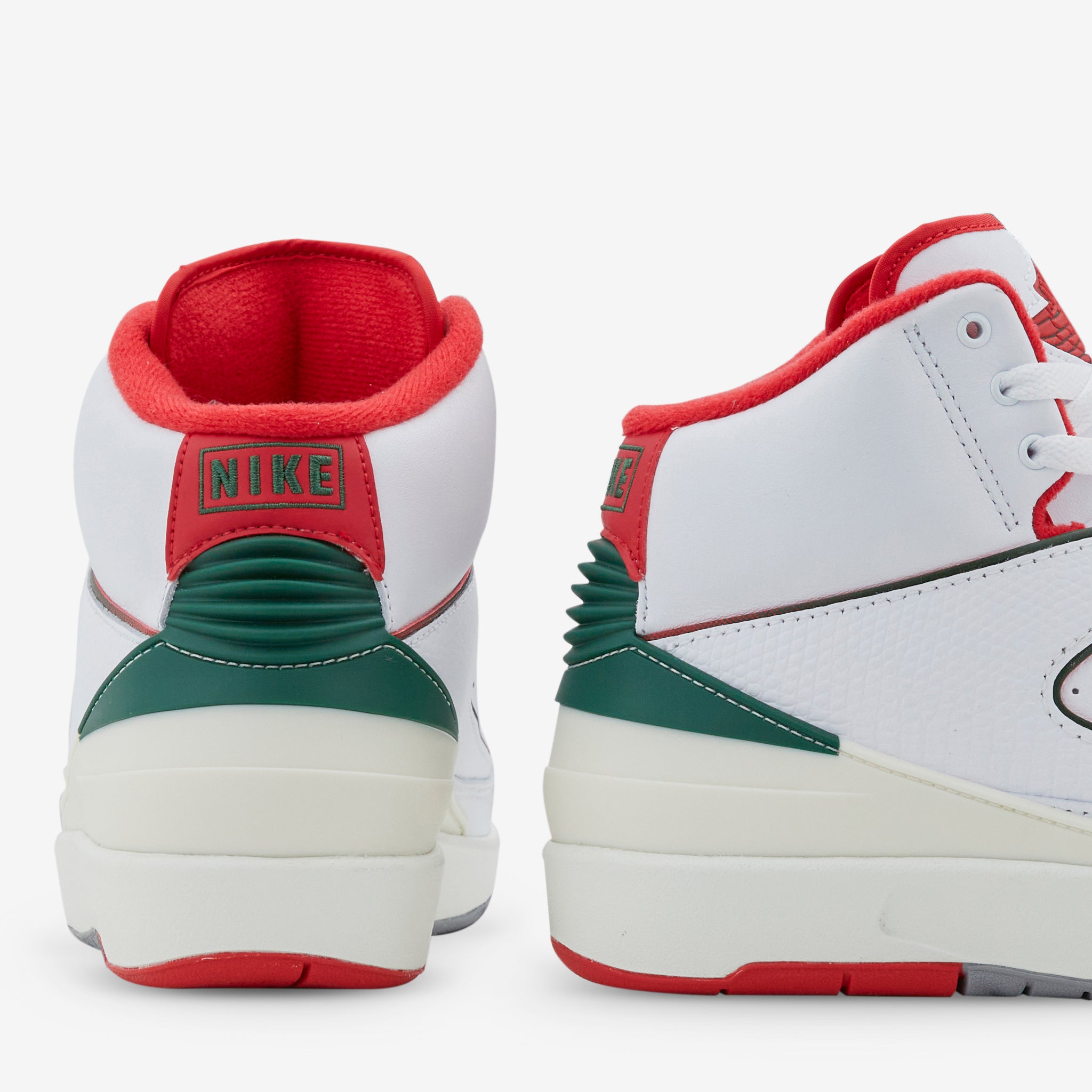 Air Jordan 2 Retro Men's Basketball Shoes - White/Fire Red/Sail | Classic Retro Sneakers for Men | Perfect for Casual Wear, Street Style & Sneaker Collectors