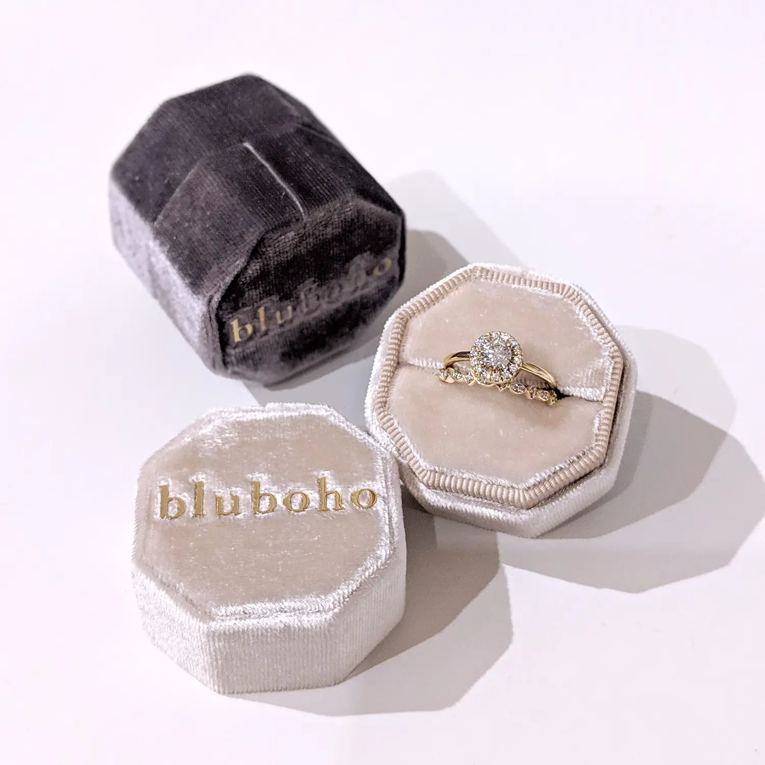 Bluboho Velvet Jewelry Box - Elegant Gift Box for Necklaces, Rings & Earrings - Perfect for Valentine's Day, Anniversary & Birthday Gifts