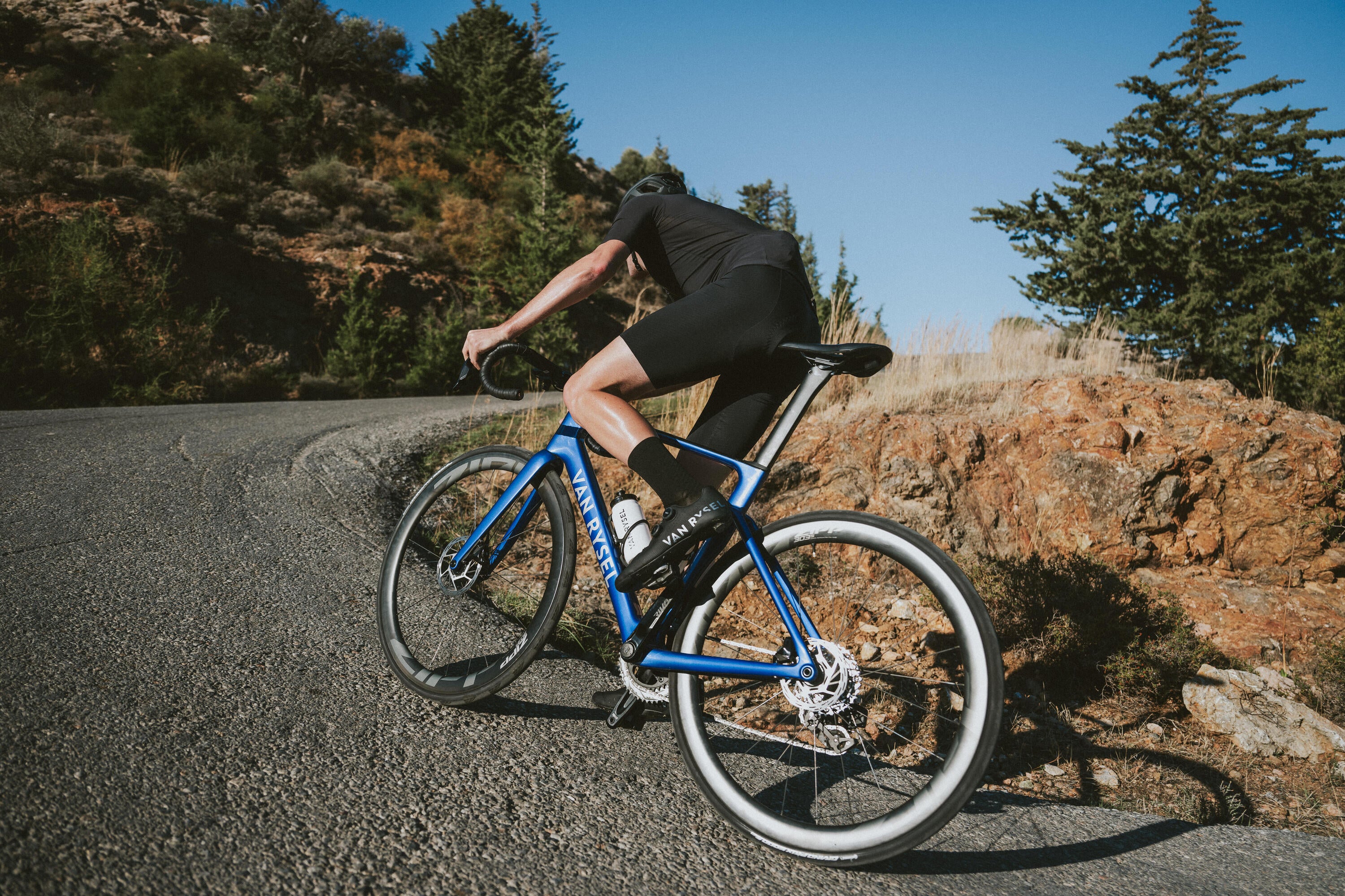 Van Rysel RCR Rival AXS Power Sensor Road Bike - Lightweight Carbon Frame & Wireless Shifting for Competitive Cycling & Endurance Training