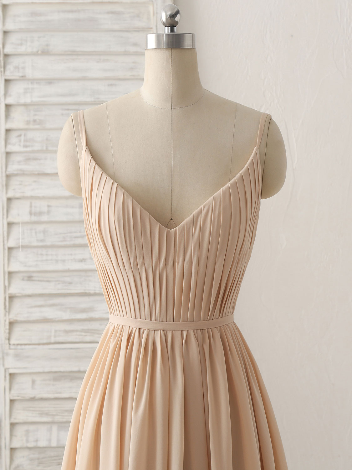 Elegant V-Neck Chiffon Bridesmaid Dress for Prom & Wedding - Long Champagne Formal Gown for Special Occasions