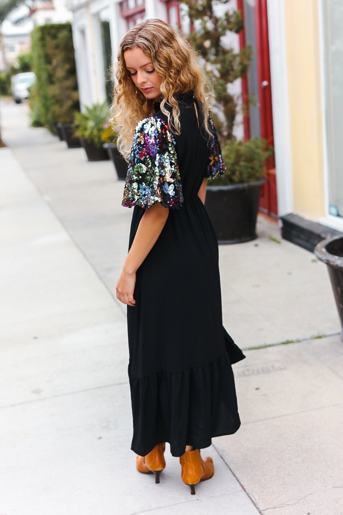 Elegant Black Floral Sequin Puff Sleeve Mock Neck Tiered Maxi Dress for Women - Perfect for Evening Parties, Weddings & Special Occasions