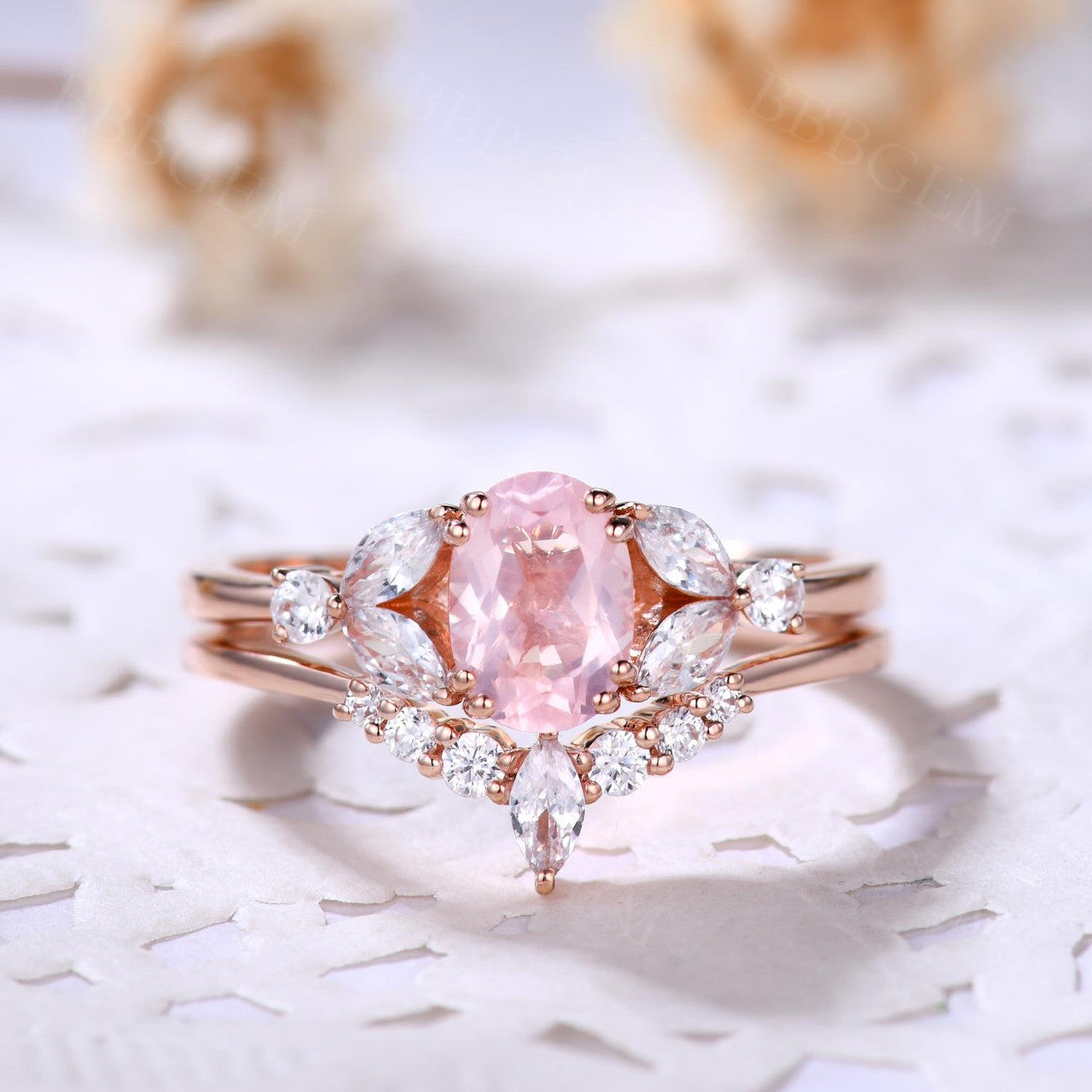 1.0 CT Vintage Oval Cut Rose Quartz Engagement Ring Set with Curved Moissanite Wedding Band - Perfect for Proposals, Anniversaries & Romantic Occasions
