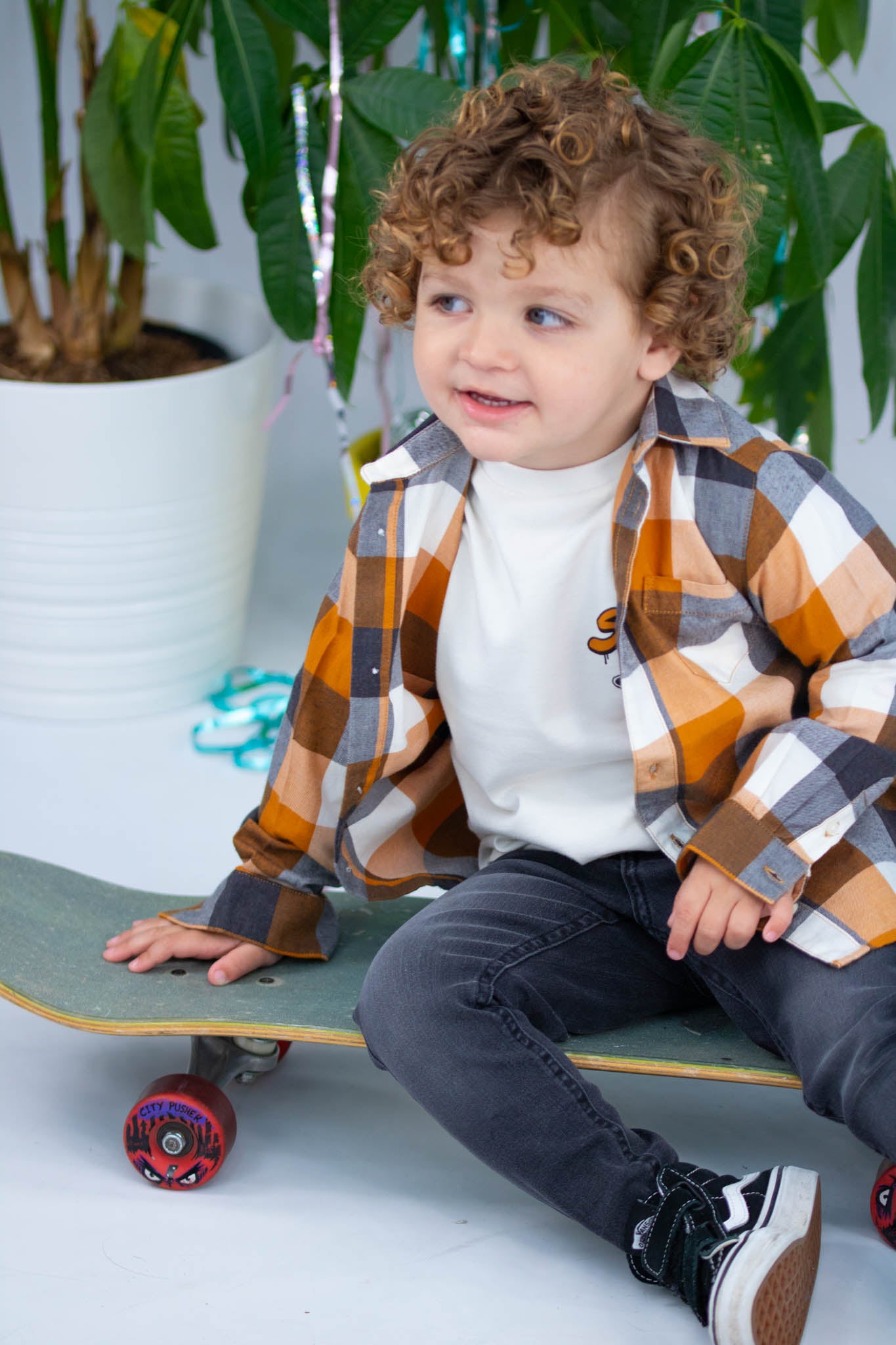 Stylish Checkered Flannel Long Sleeve Shirt for Boys - Soft & Comfortable Plaid Shirt for School, Outdoor Activities & Casual Wear