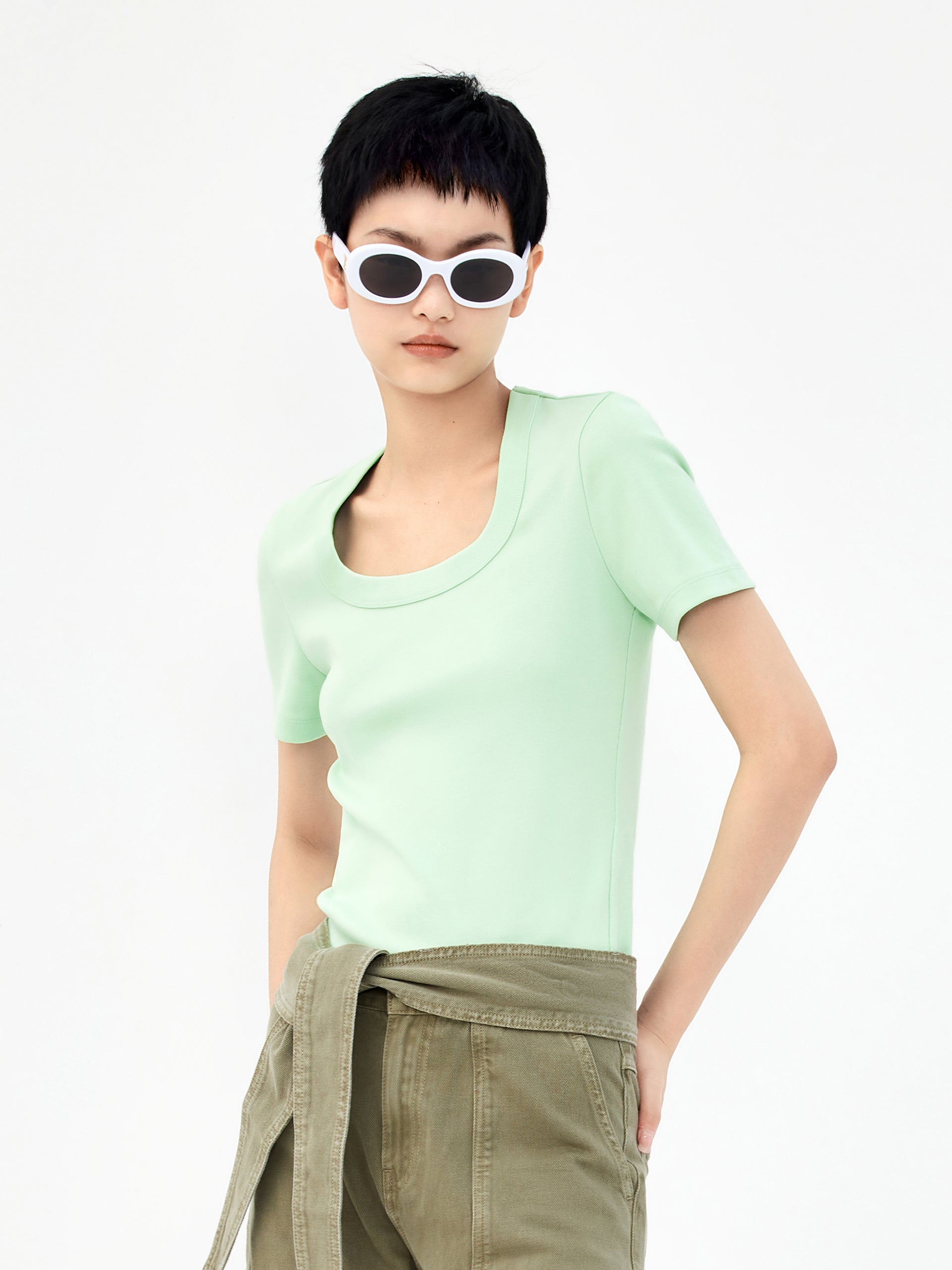 Comfortable Stretch Crewneck T-Shirt for Men & Women - Soft Cotton Casual Tee for Everyday Wear, Gym, and Outfits