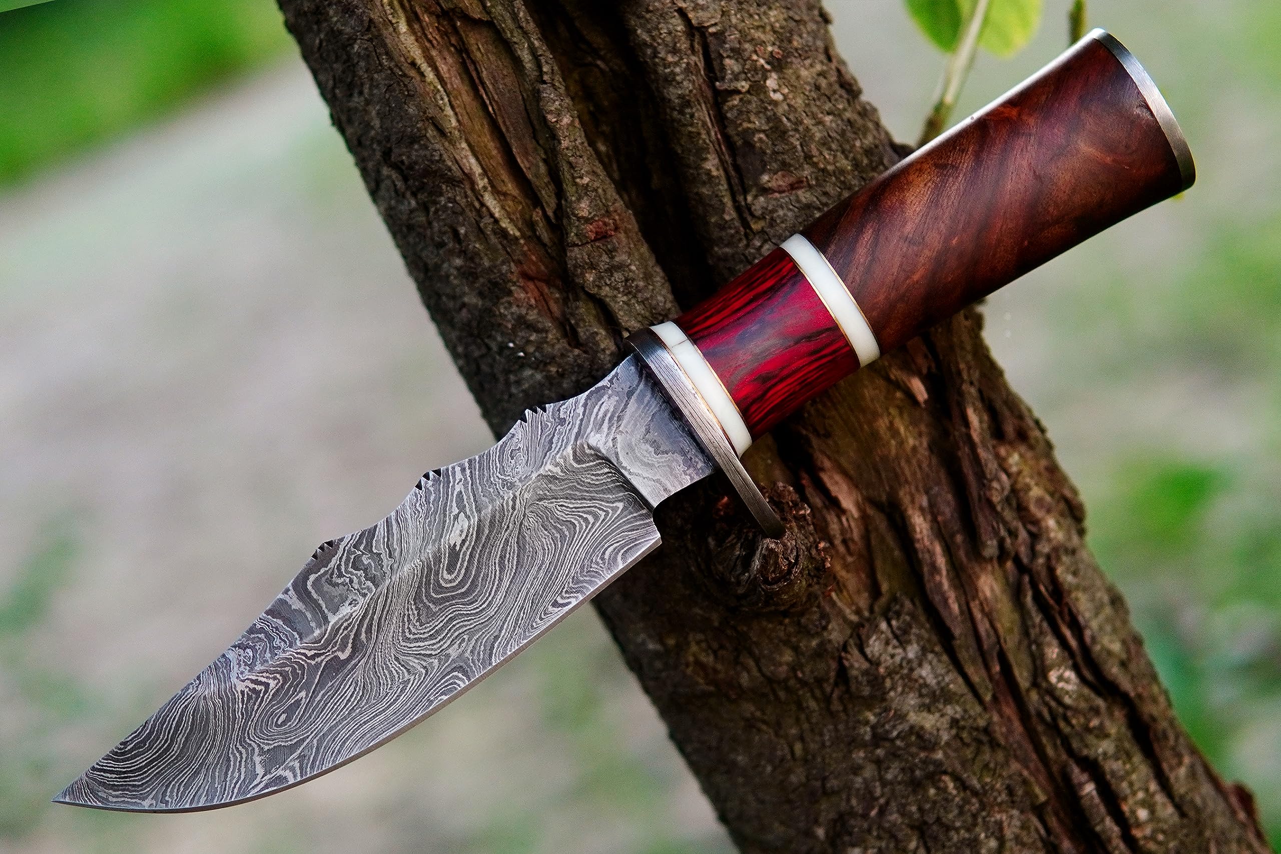 Handmade Damascus Steel Bowie Knife with Leather Sheath - Fixed Blade Hunting Knife for Outdoor Camping, Survival & Bushcraft - Perfect Gift for Men & Adventurers