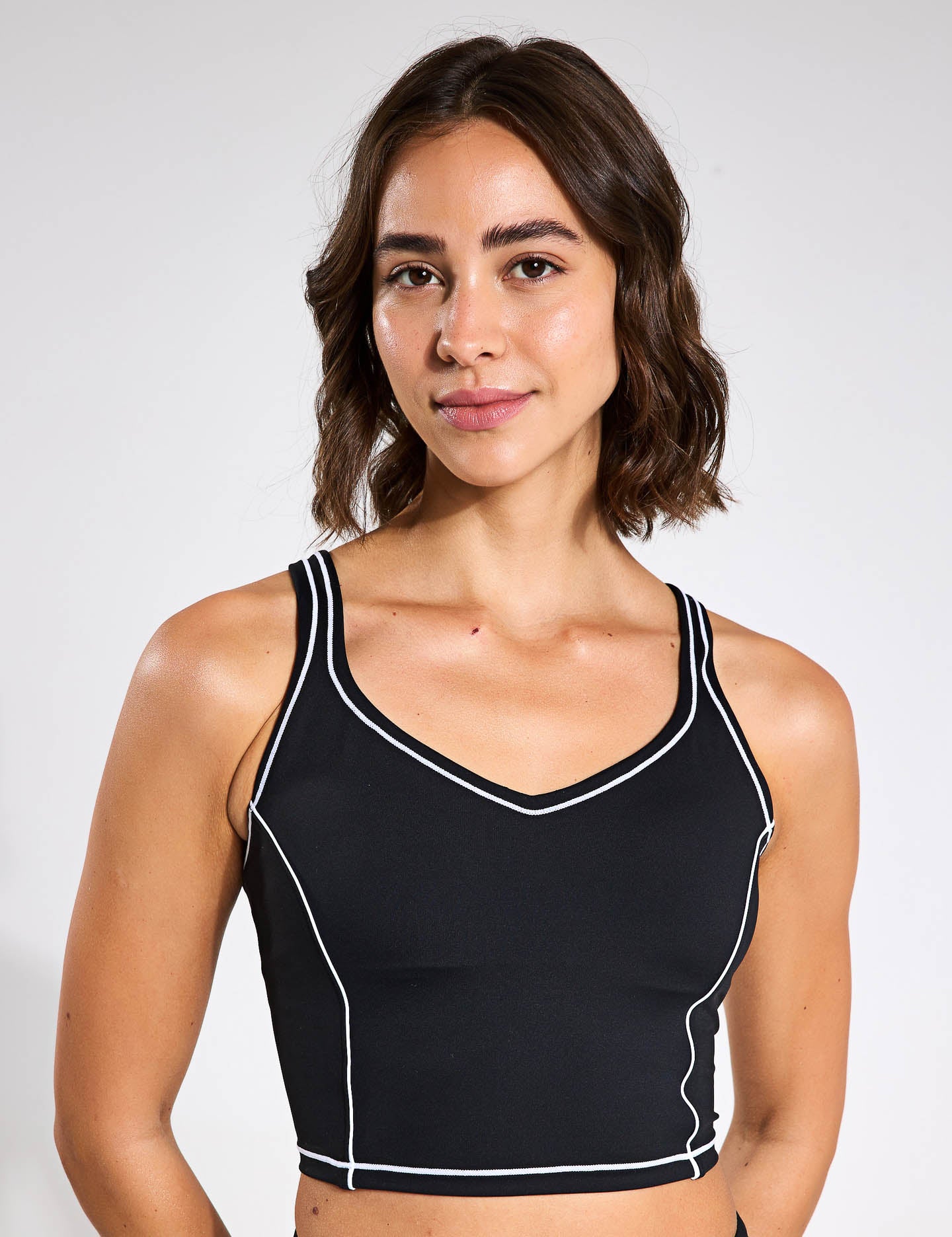 Amara Sports Bra for Women - High Support Workout Top - Black & White - Perfect for Yoga, Running & Gym Fitness