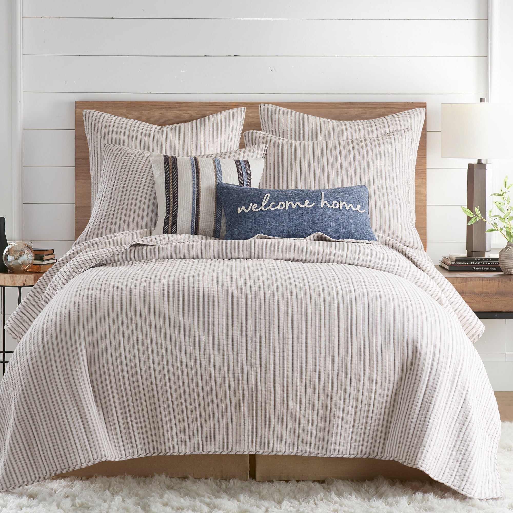 Premium Tobago Stripe Quilt Set - Soft & Breathable Cotton Bedding - Queen Size Bedspread for Cozy Sleep - Perfect for Guest Rooms, Master Bedrooms & Vacation Homes