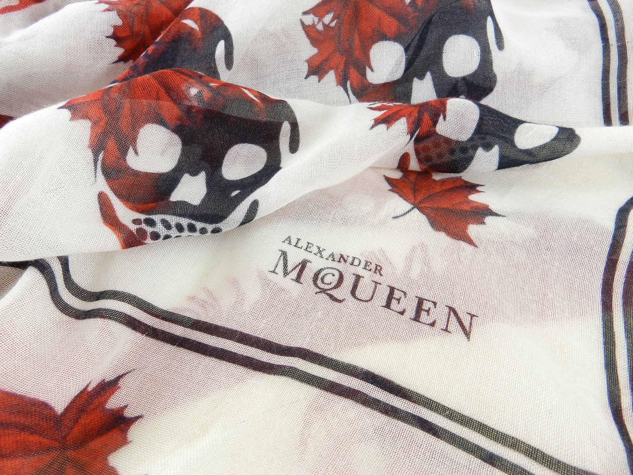 Alexander McQueen Limited Edition 2010 Olympics Maple Leaf Scarf - Luxury Fashion Accessory for Winter & Special Occasions