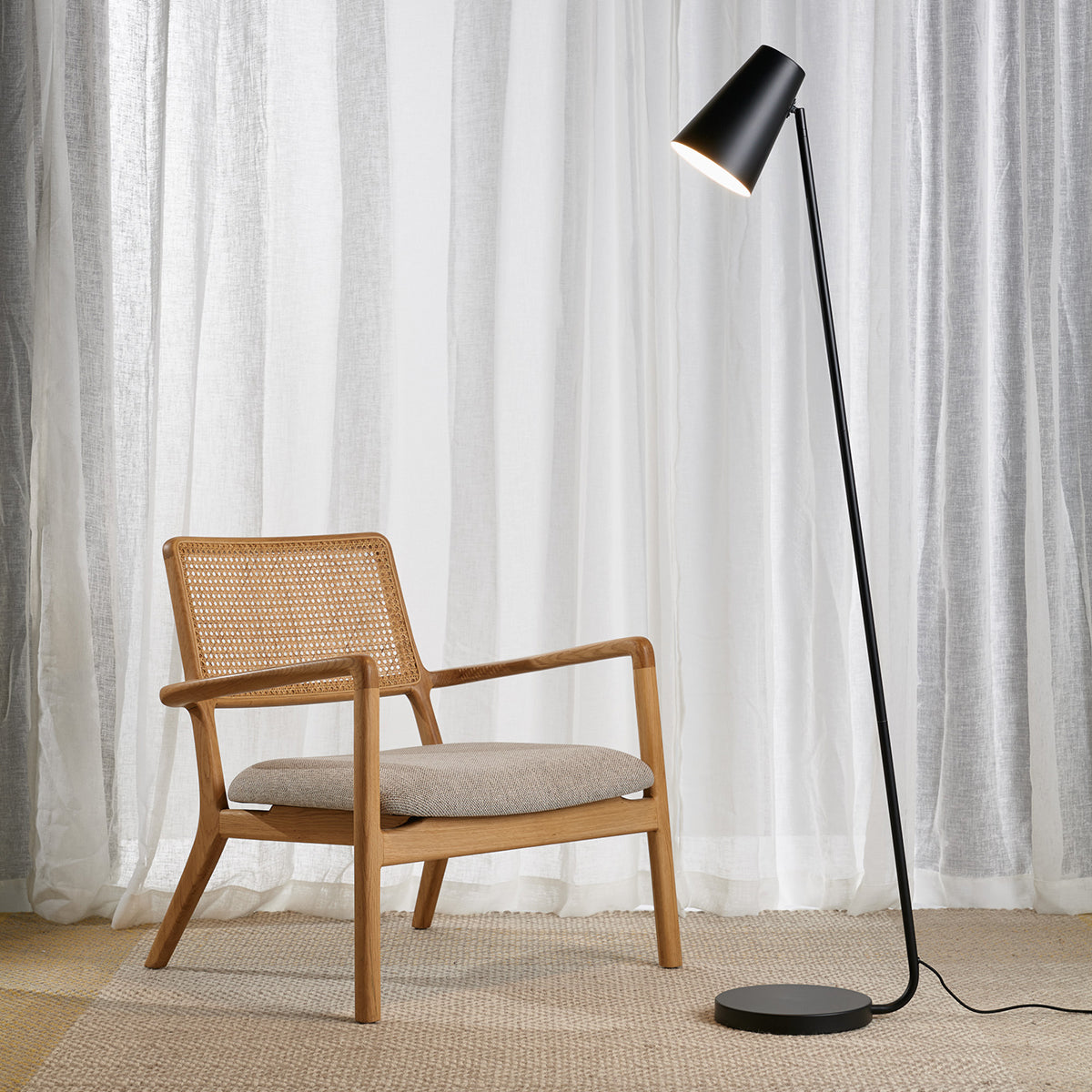 Arlen Modern Floor Lamp - Adjustable Brightness LED Standing Light for Living Room, Bedroom & Office - Perfect for Reading, Working & Relaxing