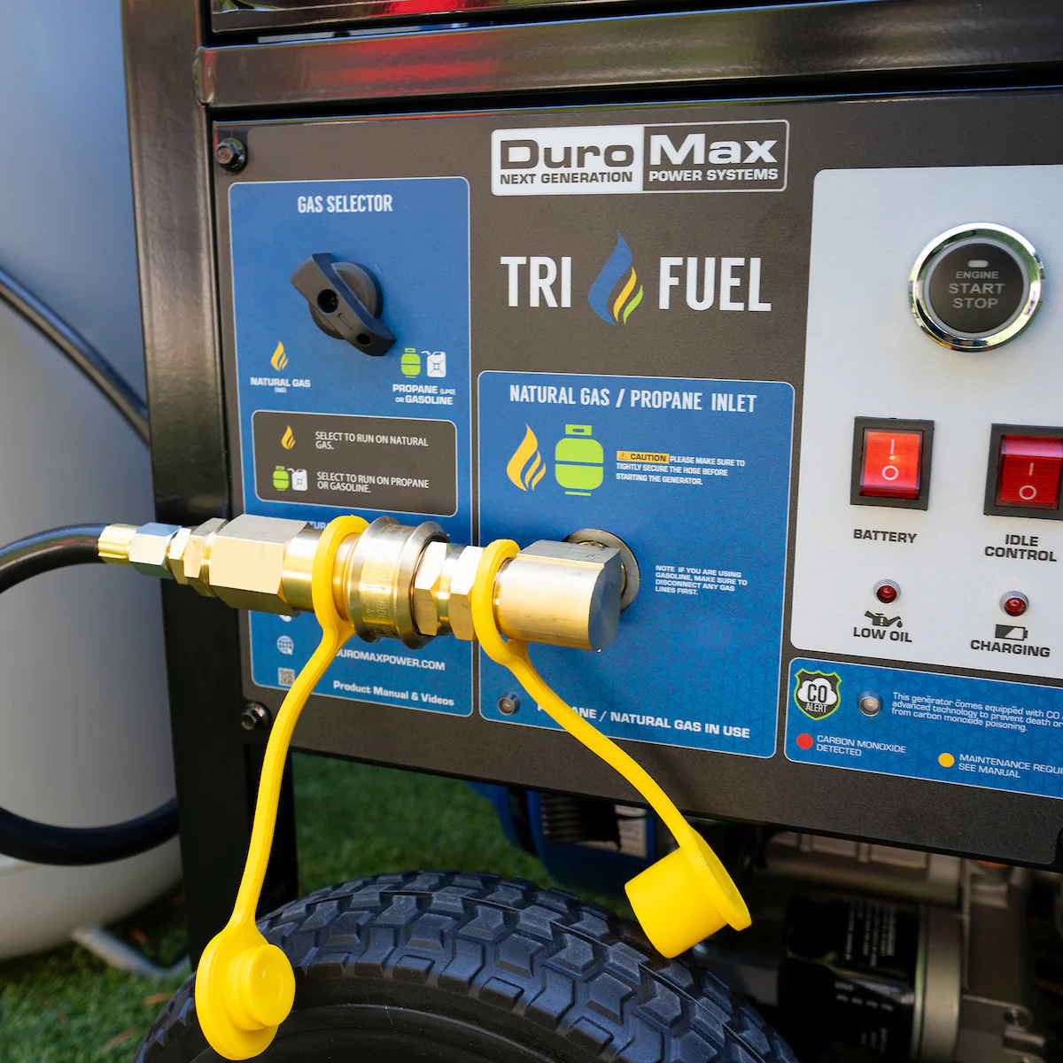 DuroMax XP15000HXT 12000W/15000W Tri-Fuel Portable Generator - Gasoline/Propane/Natural Gas with CO Alert & Remote Start - Ideal for Home Backup Power, Camping & Emergency Use