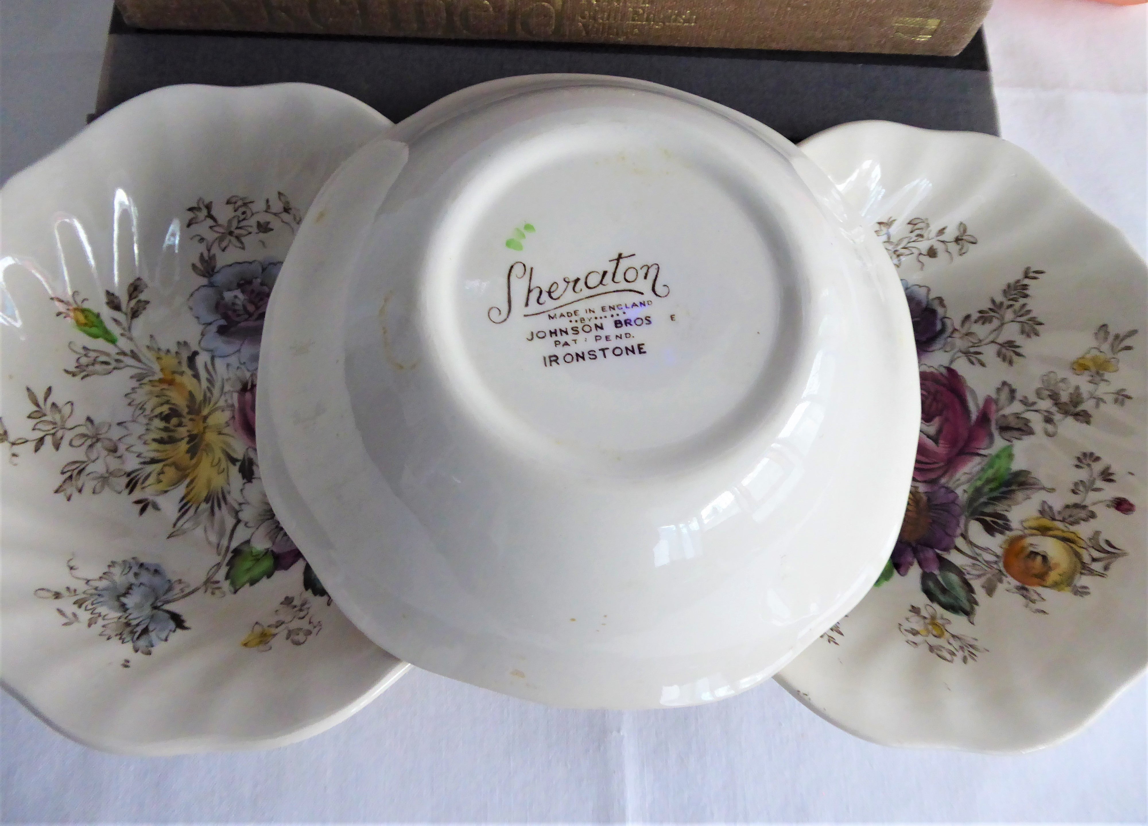 Vintage Johnson Brothers Sheraton Floral Polychrome Cereal Bowls Set of 3 - 1940s Square Design for Breakfast, Dessert & Antique Tableware Collection
