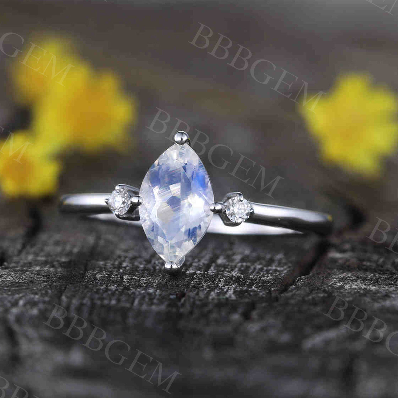 Exquisite Marquise Moonstone Three-Stone Engagement Ring for Women – Perfect for Proposals, Anniversaries & Romantic Occasions