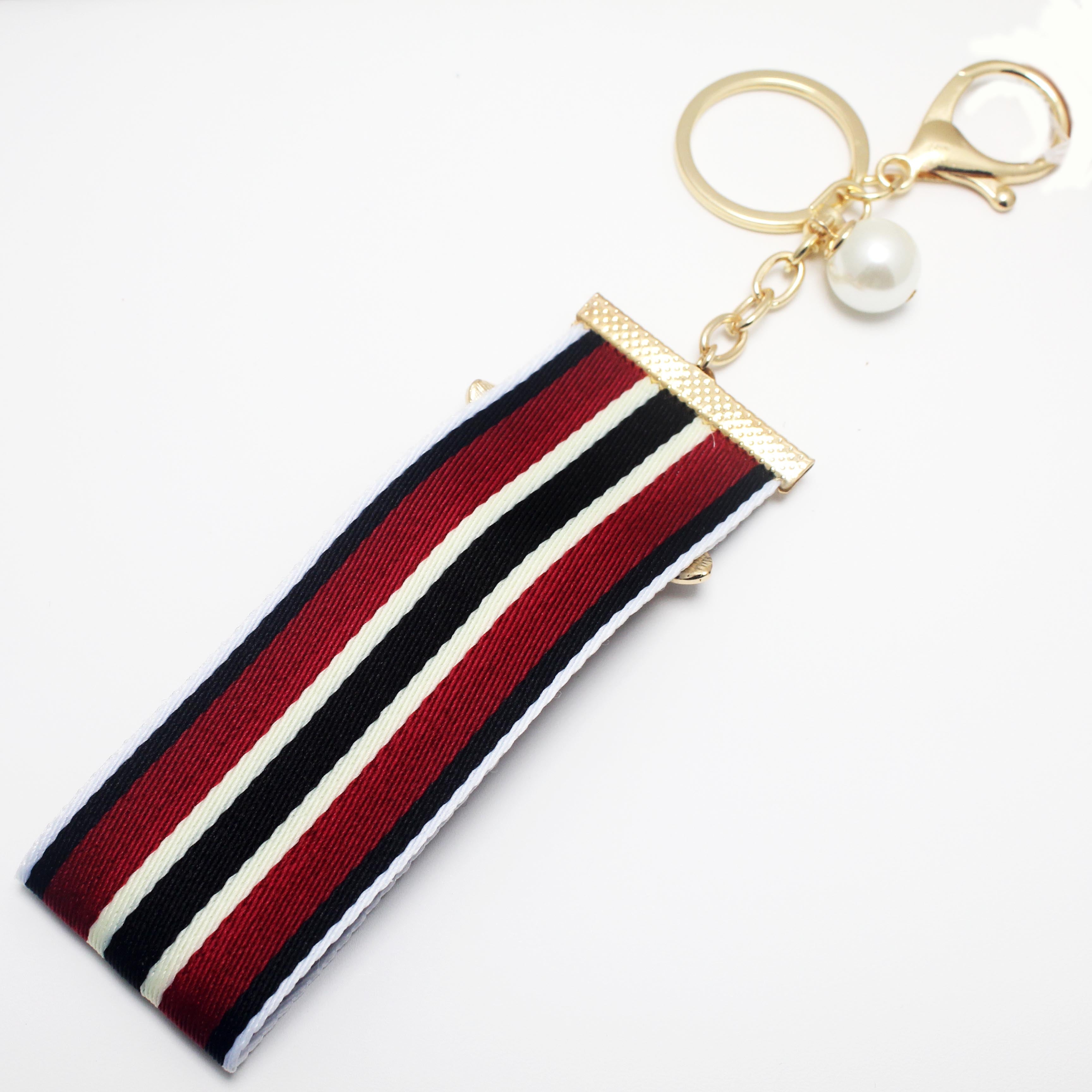 Gold Bug Keychain - Premium Metal Keyring for Keys & Accessories | Perfect Gift for Bug Lovers, Nature Enthusiasts & Unique Jewelry Collectors | Great for Everyday Use, Travel & Home Organization