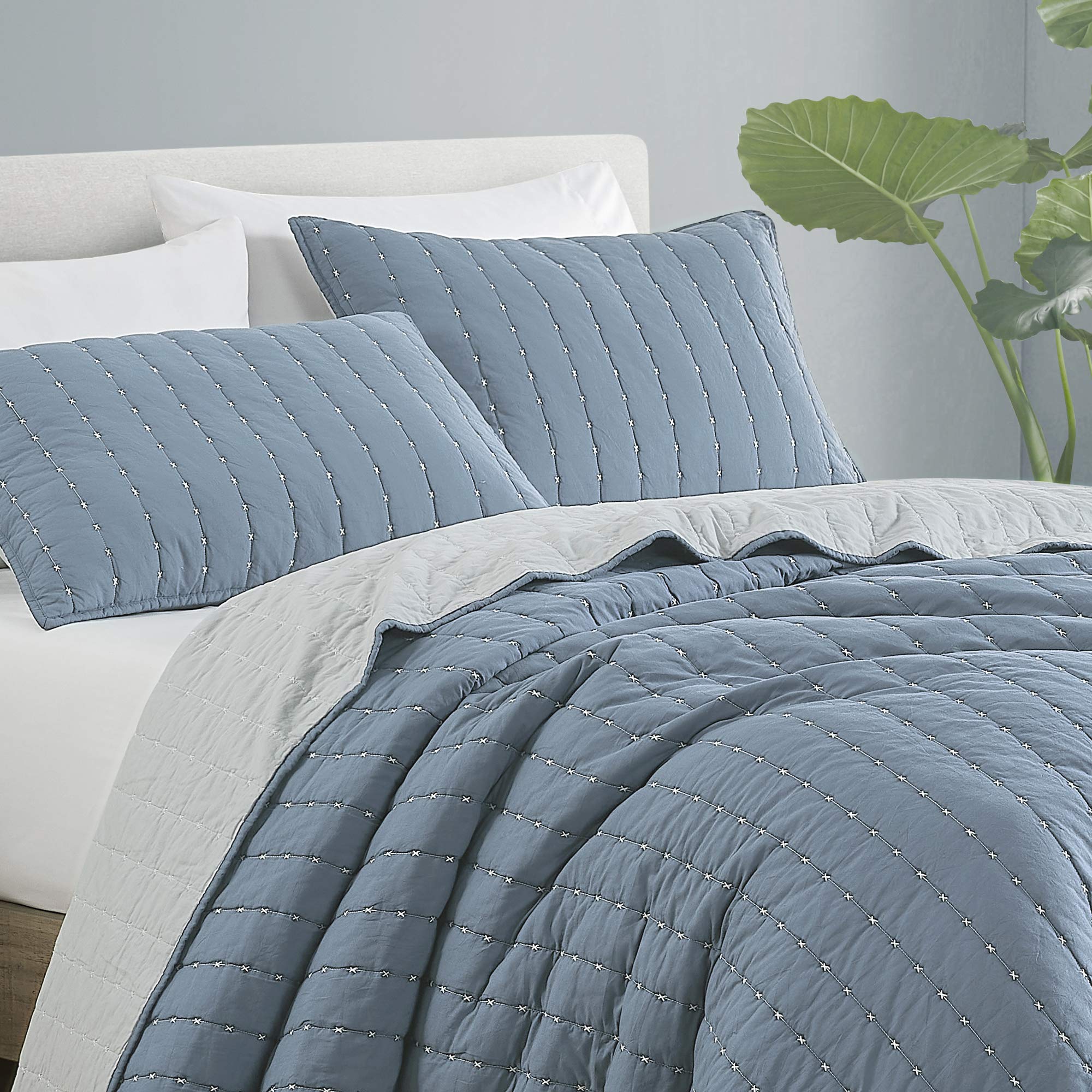SHALALA Ultra Soft Lightweight Cotton Queen Size Quilt - Reversible X-Stitching Bedspread Coverlet for All Seasons (Light Blue, Full/Queen) | Perfect for Bedroom Decor, Guest Room & Cozy Home Comfort