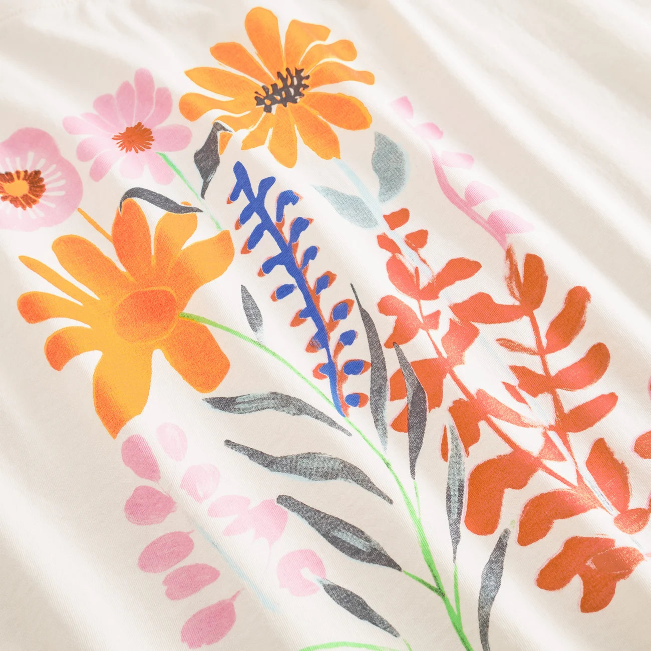 Visby Summer Flowers Graphic T-Shirt - Casual Cotton Tee for Women & Men - Perfect for Beach Vacations, Summer Outings, and Casual Wear