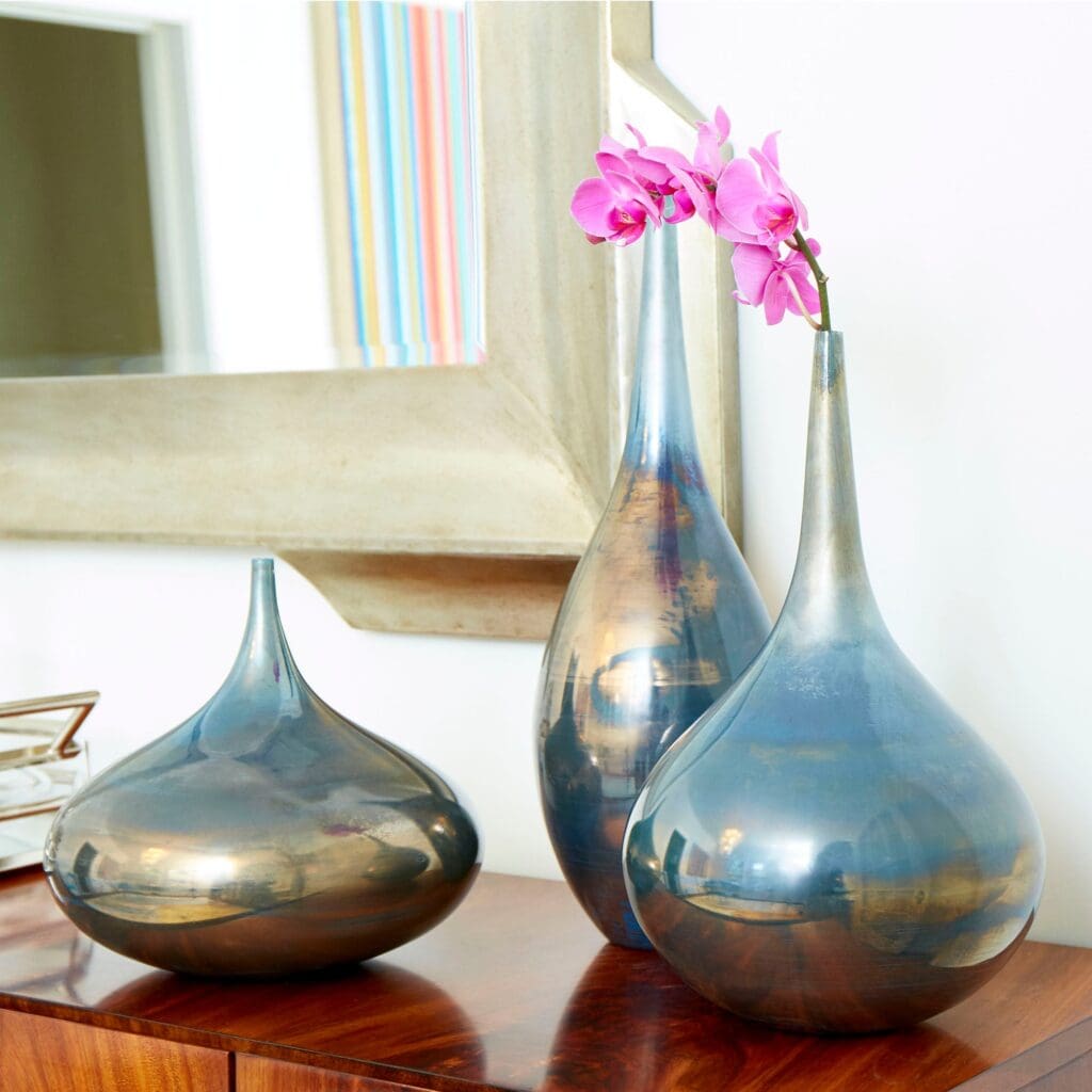 Cyan Design 09648 Ariel Vase - Iridescent Sunset Finish Small Glass Vase for Home Decor, Wedding Centerpieces & Floral Arrangements