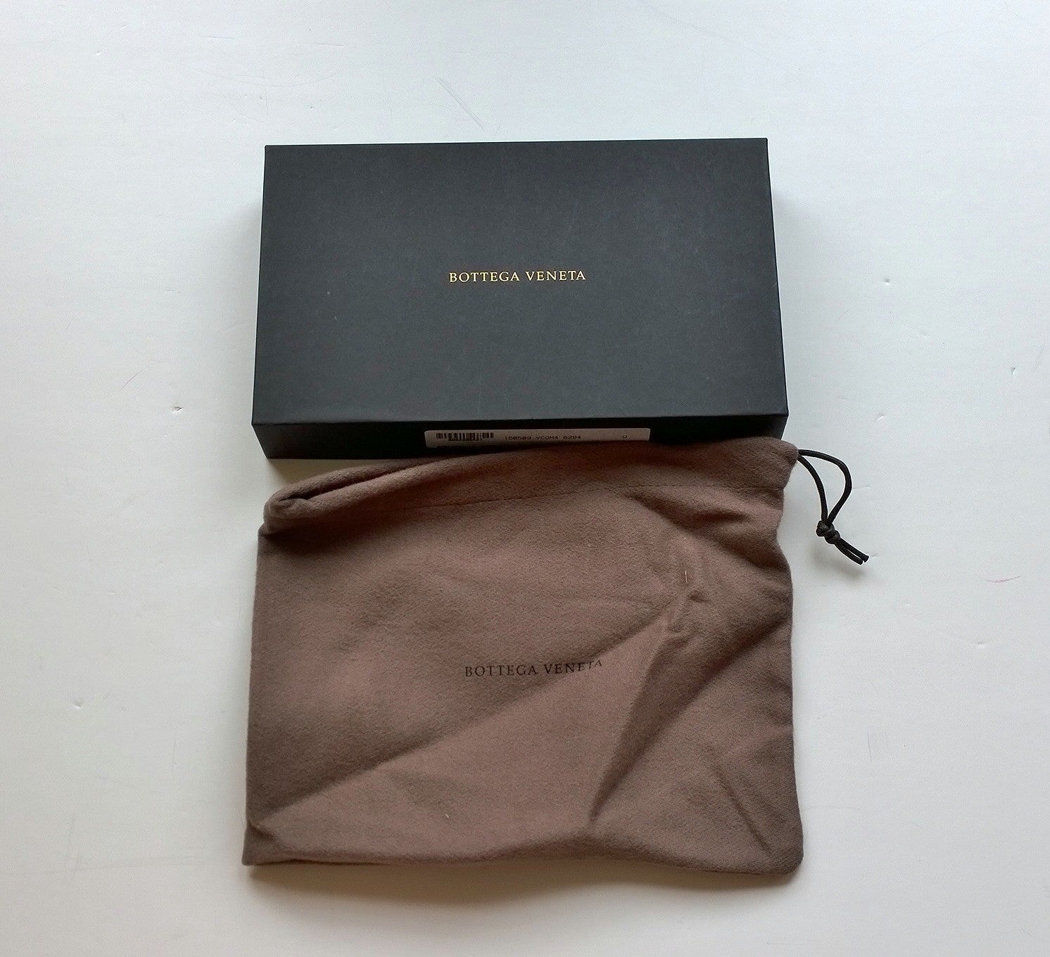 Bottega Veneta Intrecciato Black Woven Leather Wallet for Men - Brown & Navy Color Block Design | Slim Bifold Wallet for Everyday Use & Travel Essentials