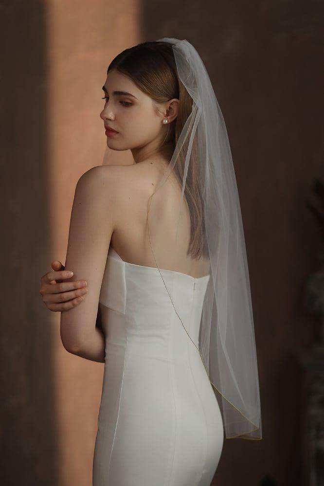 Elegant One-Tier Pencil Edge Tulle Waist Veil CV0375 - Perfect for Bridal Accessories, Wedding Ceremonies & Special Occasions