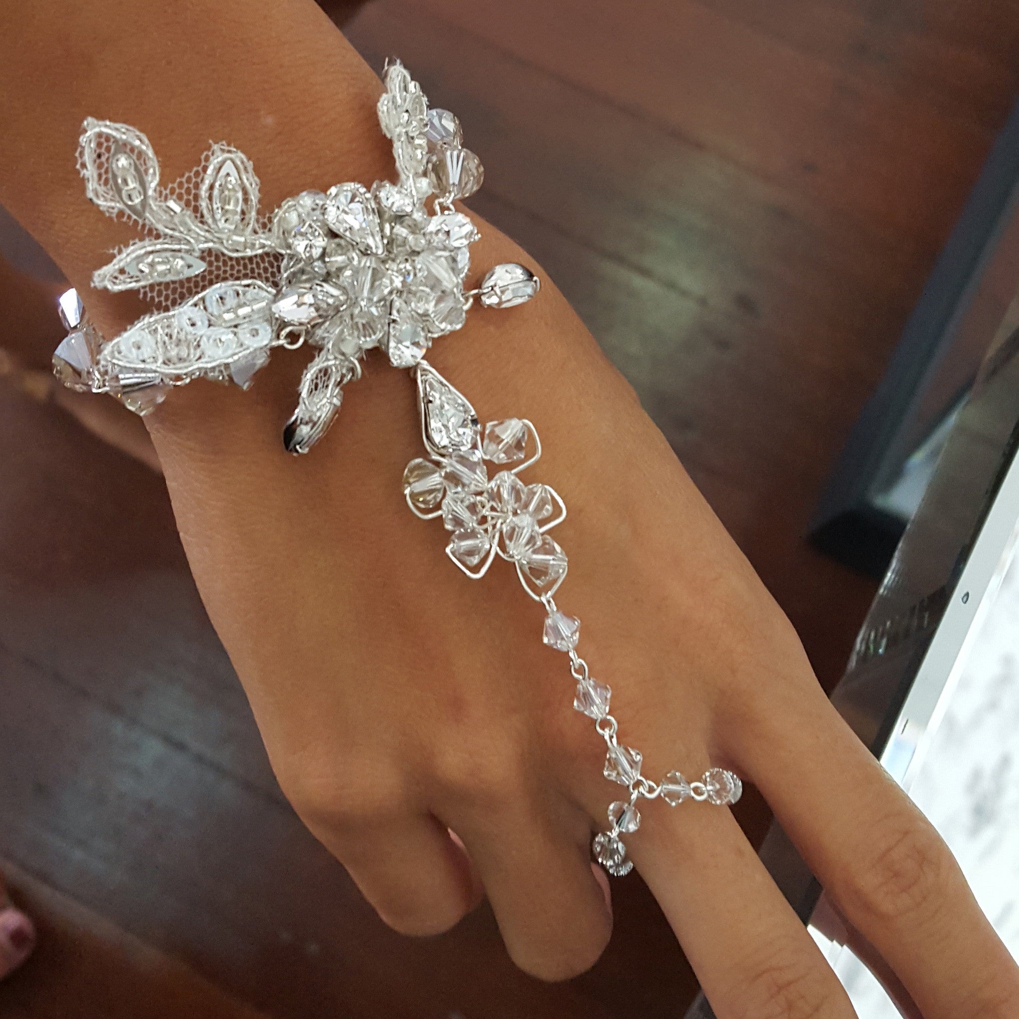 Kezani Mahala Boho Style Wedding Hand Jewelry – Elegant Bridal Hand Chains for Boho & Beach Weddings