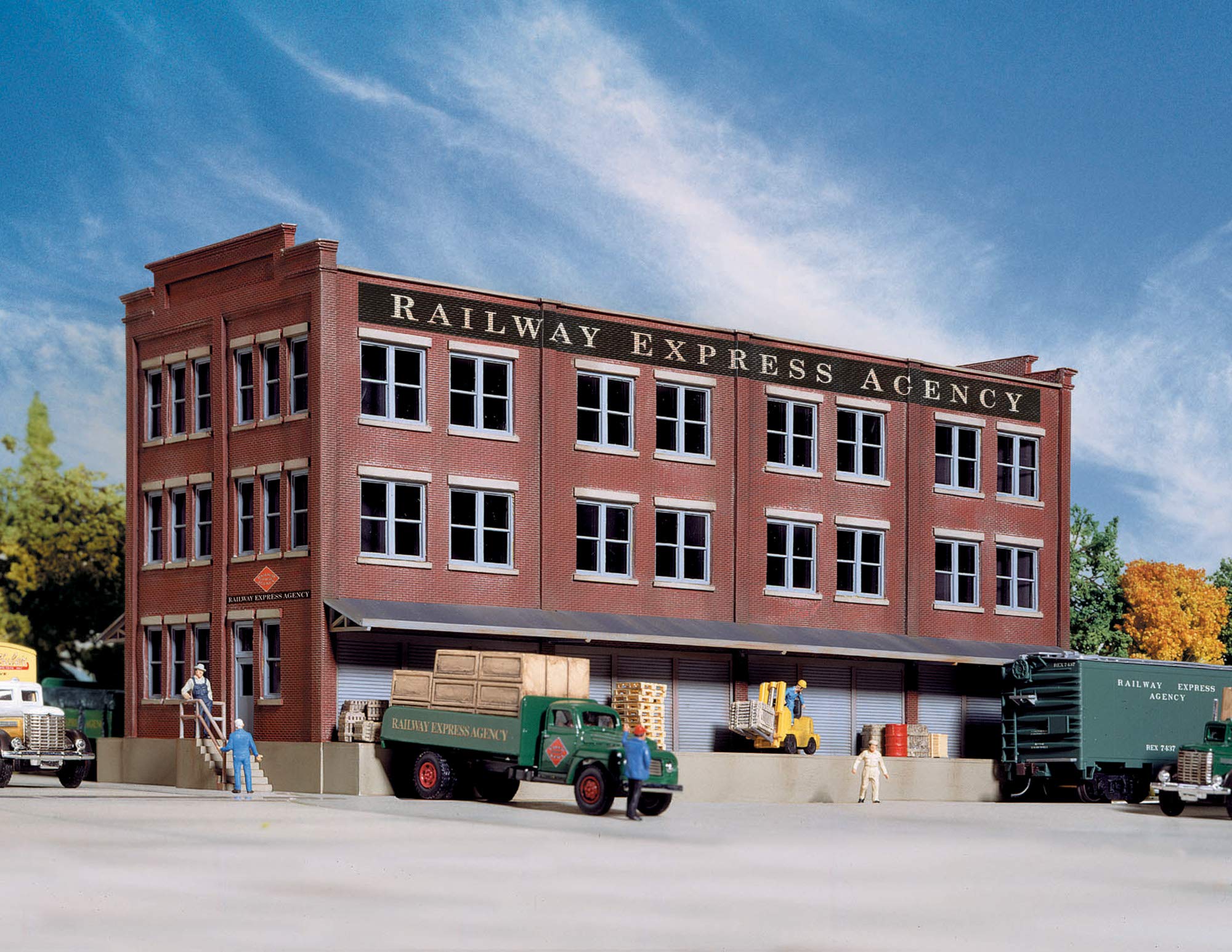 Walthers Cornerstone Series HO Scale Railway Express Agency (REA) Transfer Building Kit - 8