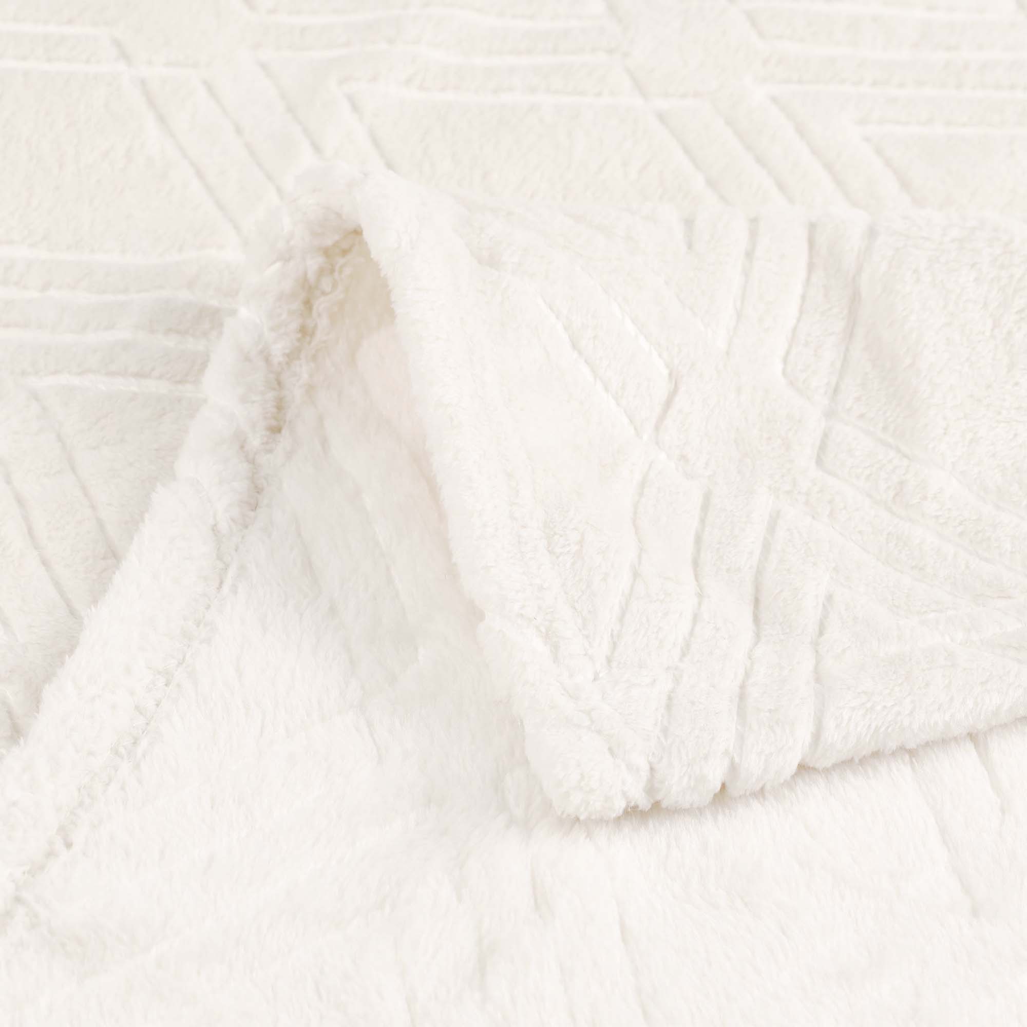 Premium Alaska Diamond Plush Fleece Blanket - Ultra Soft & Cozy Throw for Bed, Sofa, and Travel - Warm Winter Blanket for Home, Office, and Camping