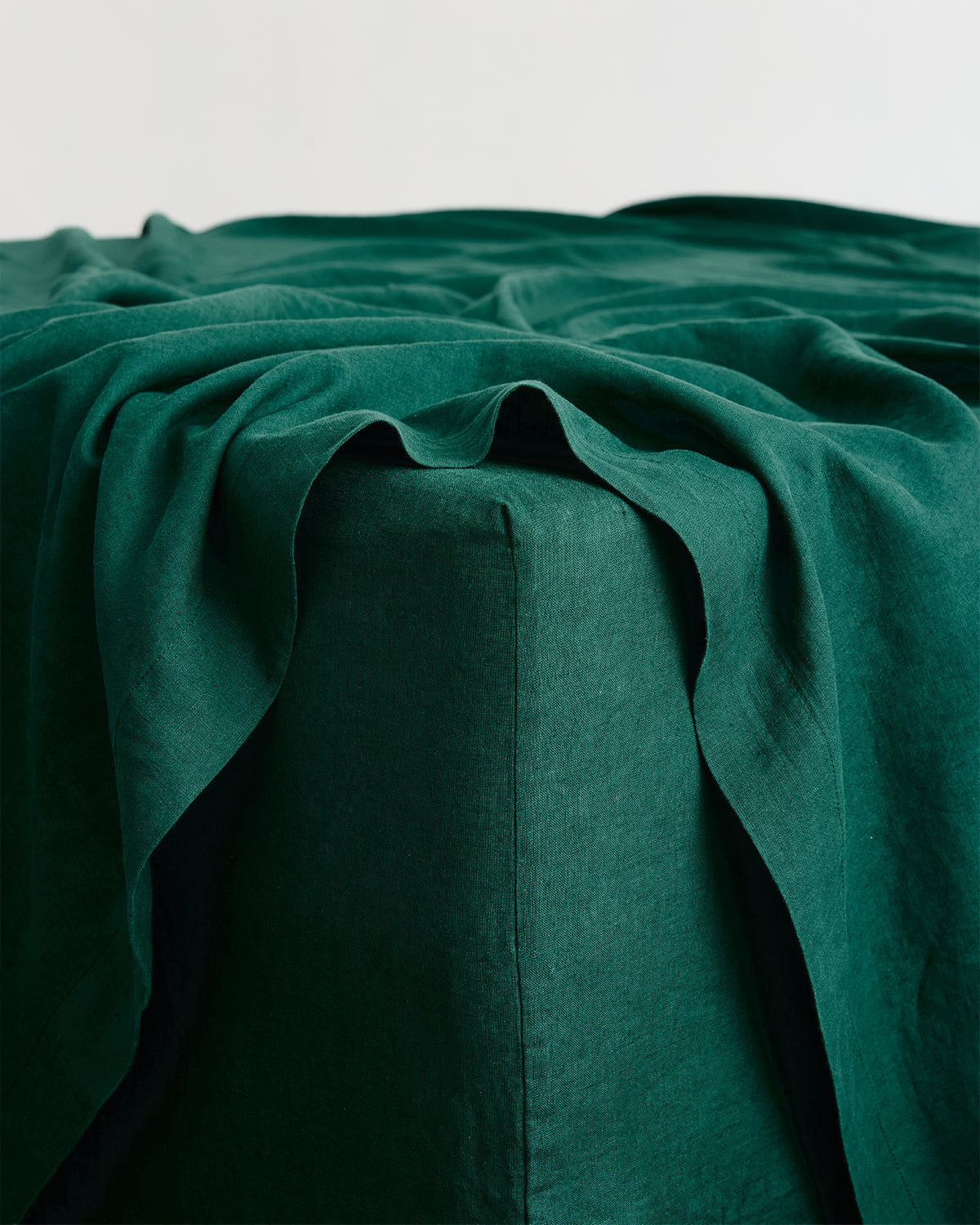 100% French Flax Linen Fitted Sheet - Premium Soft & Breathable Bedding for Queen/King Size Mattress | Perfect for Allergy Sufferers & Hot Sleepers | Eco-Friendly Home Decor