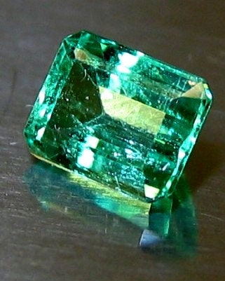 Wholesale Natural Colombian Emerald Gemstone - 6x4mm or 7x5mm Emerald Cut VS Clarity Loose Stone for Jewelry Making - May Birthstone for Engagement Rings & Necklaces
