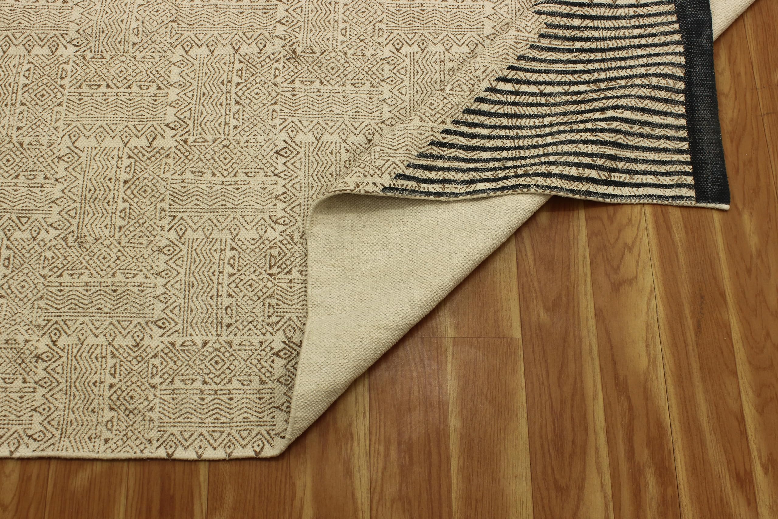 5x7 Ft Brown & Black Cotton Dhurrie Striped Kilim Rug - Rectangular Flatweave Indoor/Outdoor Rug for High Traffic Areas - Perfect for Bedroom, Dining Room & Living Room Decor