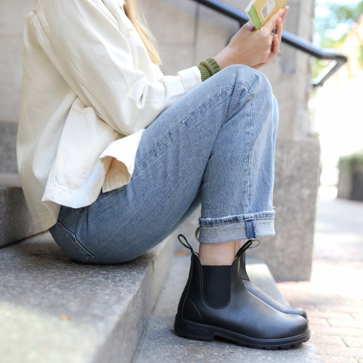 Blundstone 2115 Black Chelsea Boots for Men & Women - Comfortable & Durable Ankle Boots for Work, Hiking & Everyday Wear