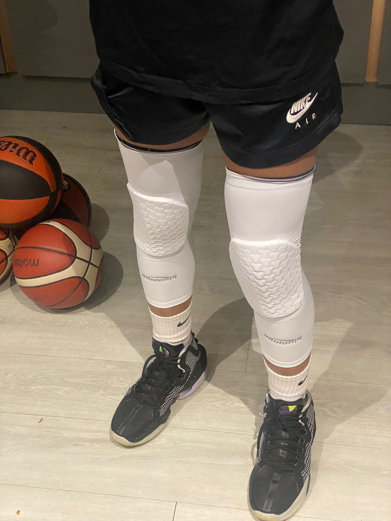 COOLOMG Basketball Knee Pads - Compression Leg Sleeves for Volleyball, Football & Weightlifting - Breathable Support for Sports & Workout (SP013T) - Perfect for Running, Gym Training & Injury Prevention