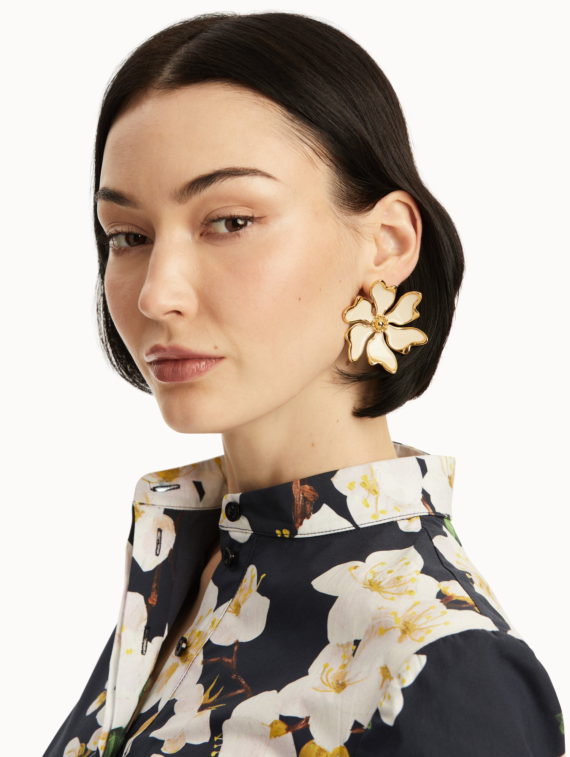 Cherry Blossom Enamel Clip-On Earrings for Women - Japanese Floral Dangle Earrings for Spring, Summer, Wedding & Party Accessories