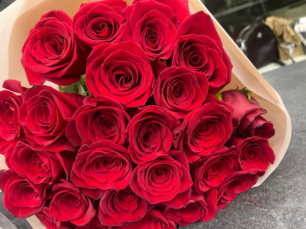 25 Stunning Roses Bouquet - Fresh Long-Lasting Flowers for Anniversaries, Weddings & Romantic Gifts
