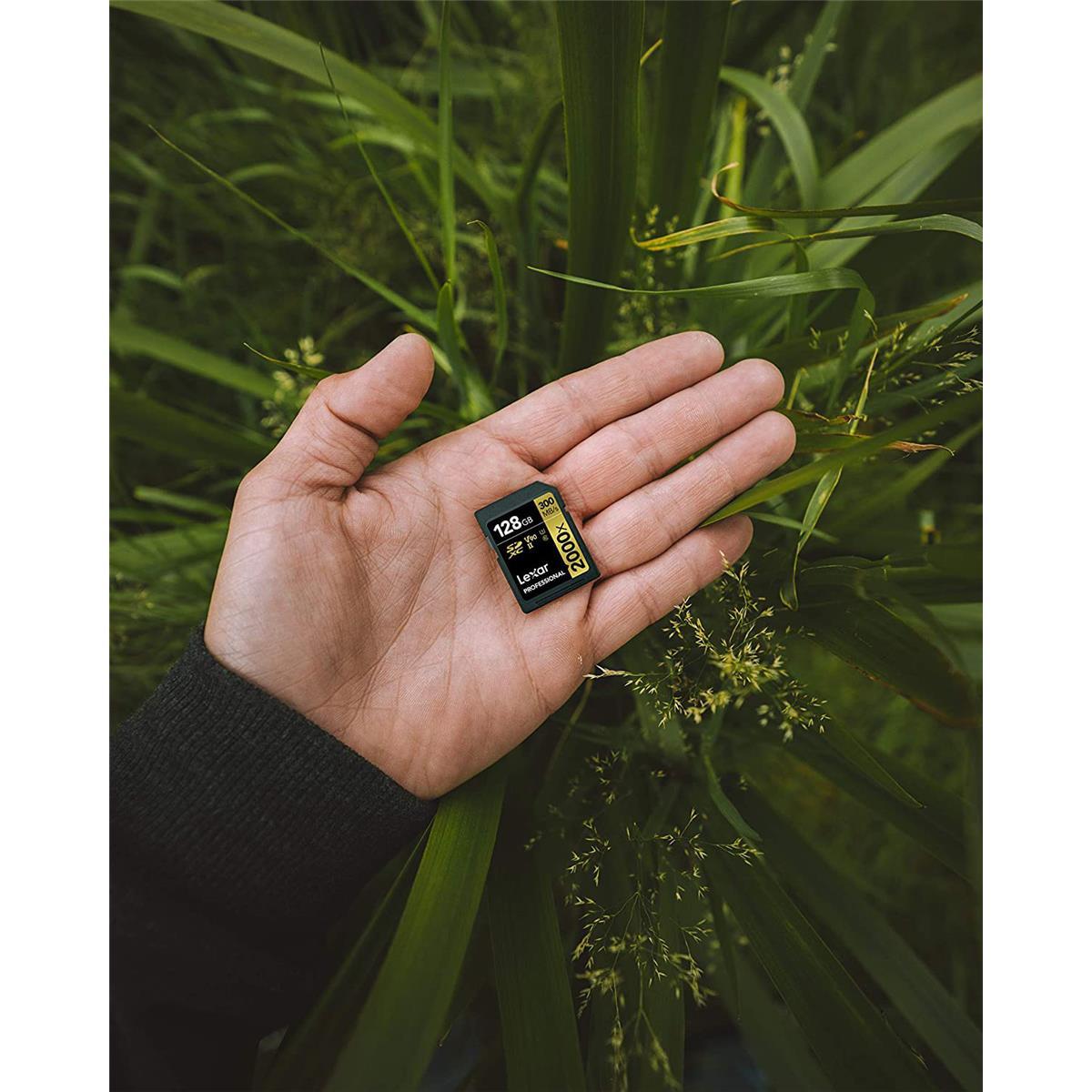 Lexar Professional 128GB 2000x UHS-II SDXC Gold Series Memory Card - High-Speed Performance for DSLR Cameras, 4K Video & Professional Photography