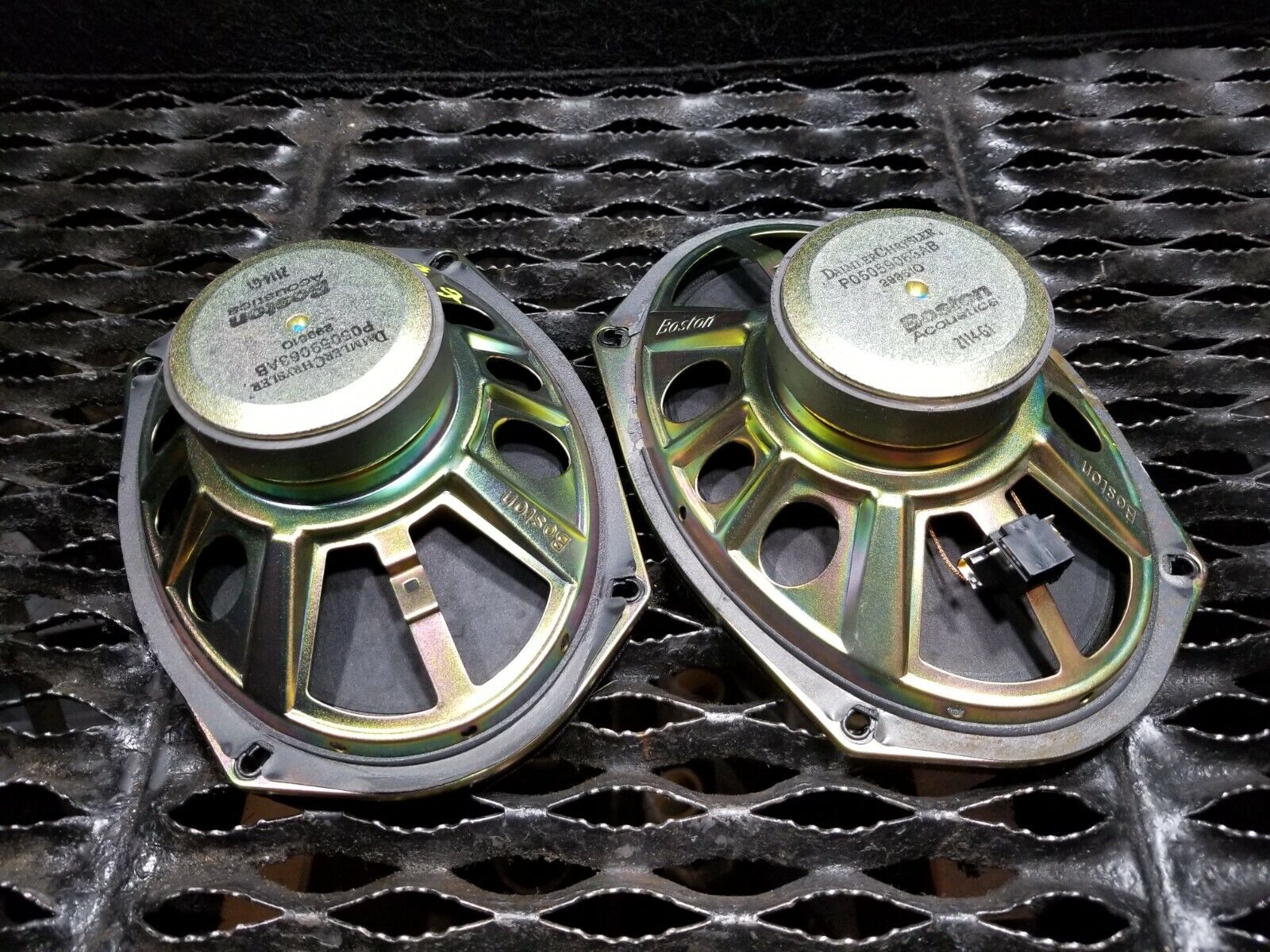 2005-2007 Dodge Magnum Rear Left & Right Deck Audio Speakers (2-Piece Set) - OEM Part #05059063AB - Perfect for Car Audio Upgrades & Replacement