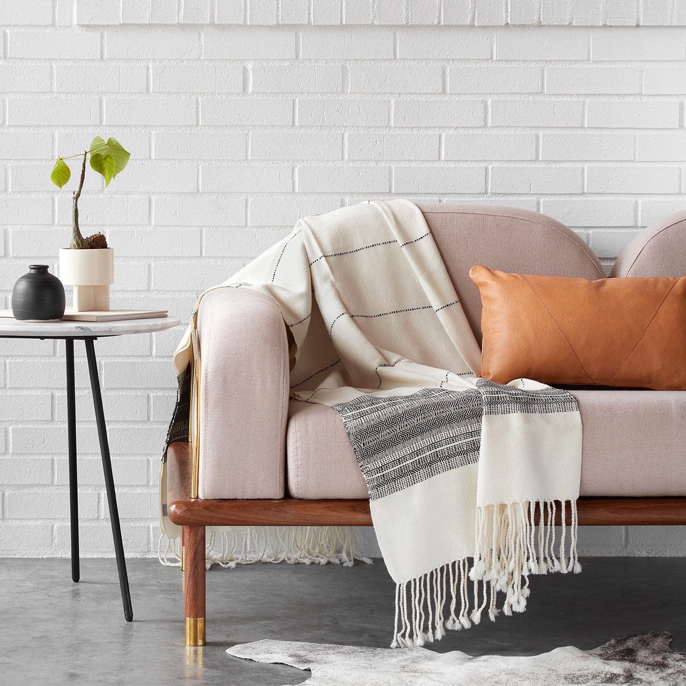 Soft & Cozy La Brisa Alpaca Throw Blanket - Luxury 100% Alpaca Wool Blanket for Bed, Couch & Travel - Warm Winter Throw for Home Decor, Gift & Cozy Nights