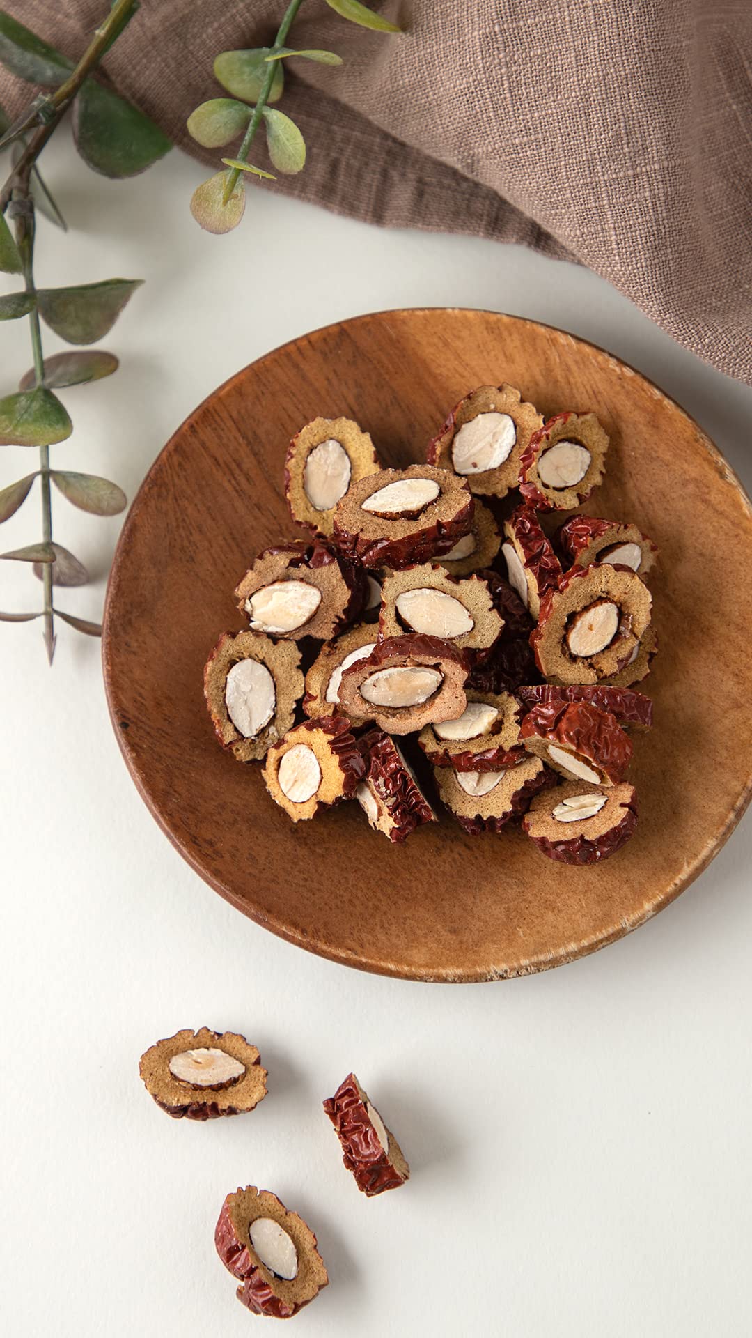 UKISAEM Almond Crisp Jujube Mixed Nuts Snack - 25g x 6 Pack | Crunchy Korean Nuts with Almonds & Red Dates | Perfect for Office Snacks, Travel & Healthy Munching