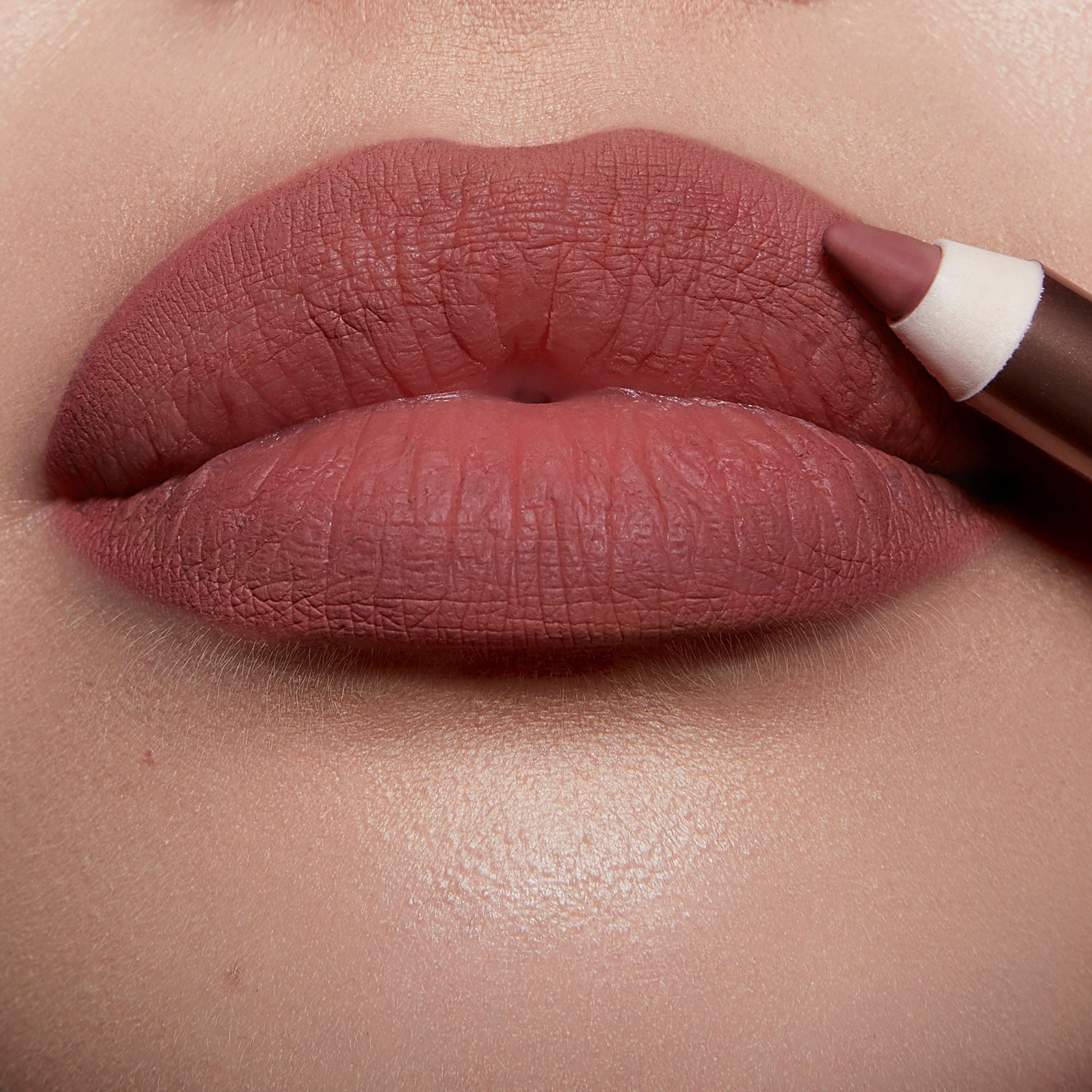 Charlotte Tilbury Lip Cheat Lip Liner - Long-Lasting, Waterproof Lip Pencil for Precise Definition & Fuller Lips | Perfect for Everyday Wear, Date Night & Special Occasions
