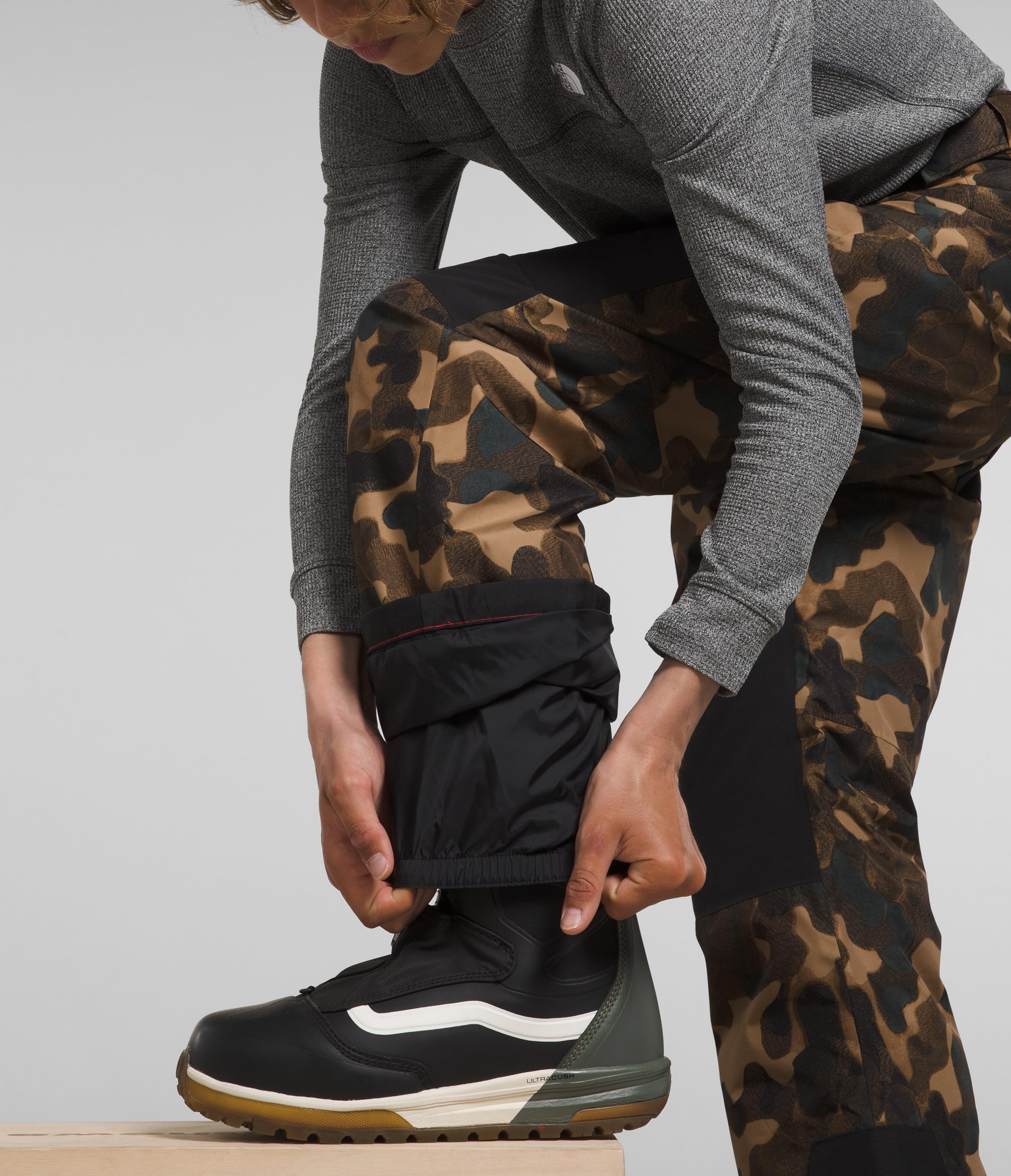 THE NORTH FACE Boys' Freedom Insulated Winter Snow Pants - Waterproof, Windproof & Warm for Skiing, Snowboarding & Outdoor Adventures