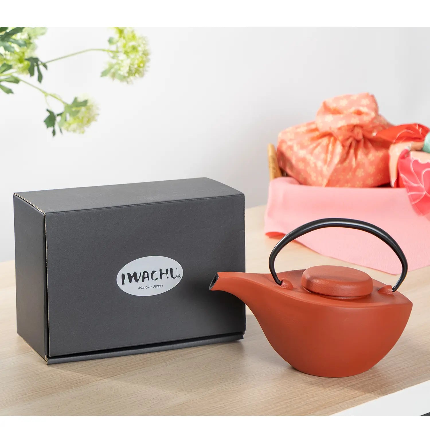 Premium Iwachu Nambu Cast Iron Teapot - Japanese Tetsukyusu with Hikifune Spout for Authentic Tea Brewing | Perfect for Matcha, Sencha & Loose Leaf Tea | Home, Office & Tea Ceremony Use
