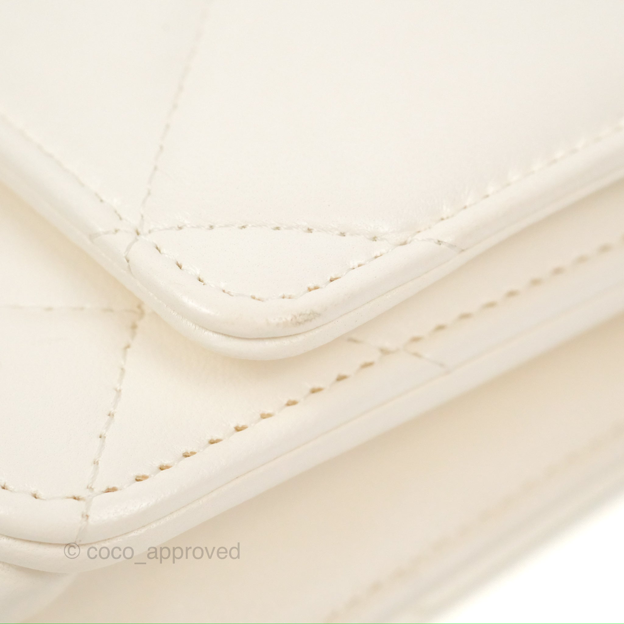Chanel 19 Wallet on Chain WOC Bag - White Leather with Mixed Gold/Silver Hardware - Perfect for Evening Out & Daily Use