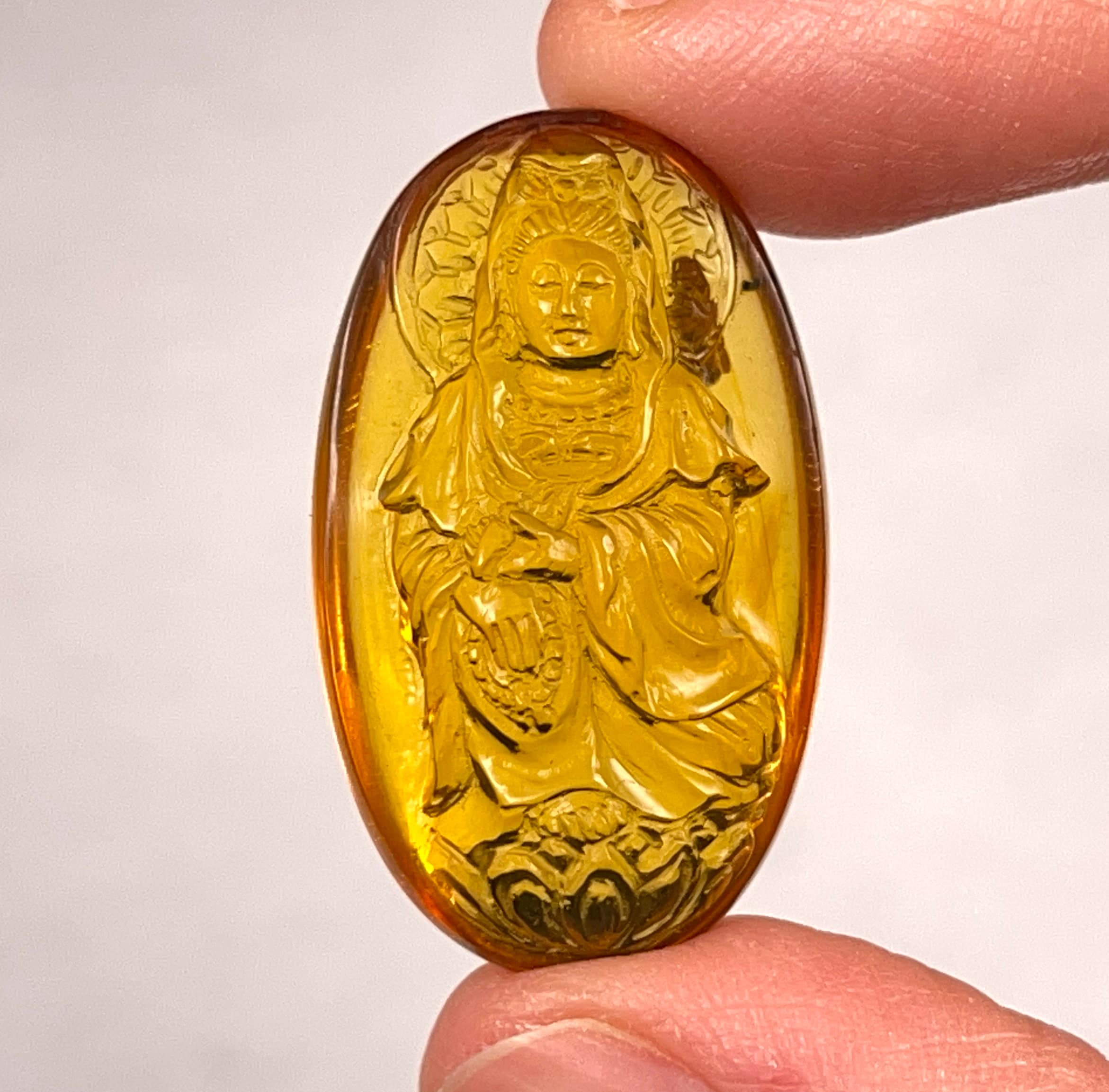 AMBER Crystal Kuan Yin Statue - Hand Carved Healing Stone for Meditation, Feng Shui Home Decor & Housewarming Gift - Perfect for Spiritual Healing, Yoga Spaces & Positive Energy