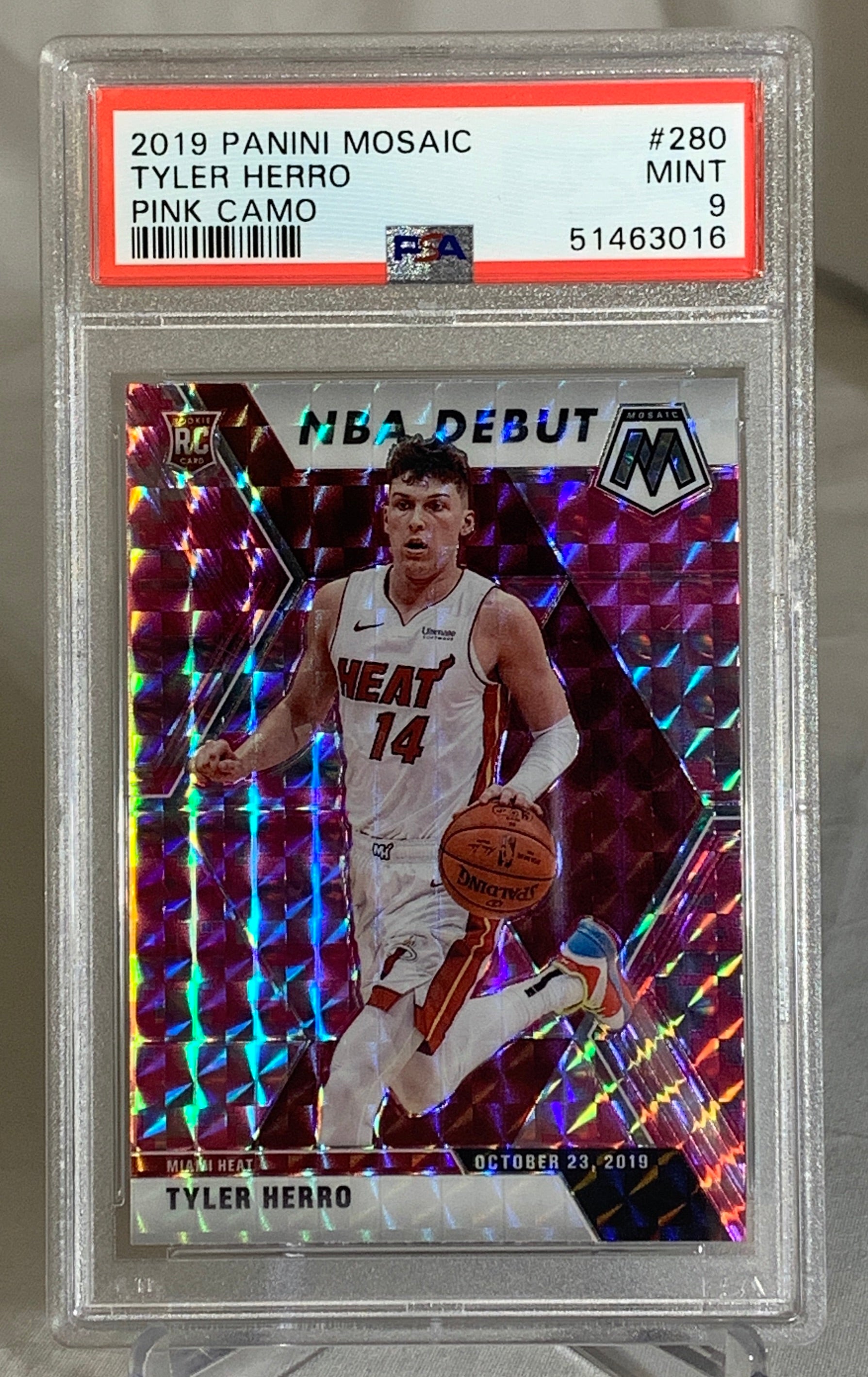 2019 Tyler Herro Pink Camo Mosaic Rookie Card PSA 9 Mint #51463016 - Perfect for NBA Collectors, Sports Memorabilia Enthusiasts & Investment