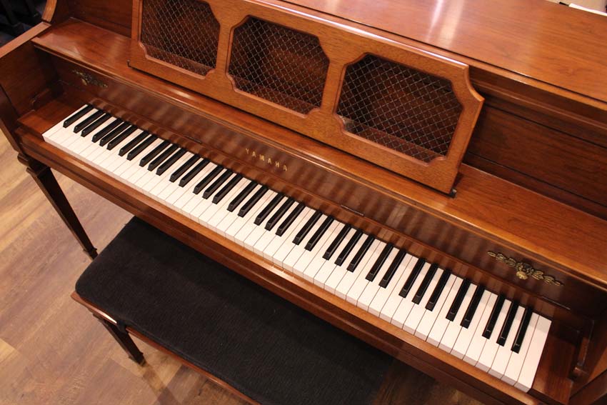 1992 Yamaha 43 M404 Upright Piano in Walnut Satin Finish | Vintage Used Piano with Serial Number T163145 | Perfect for Home, Studio, or Music Classroom