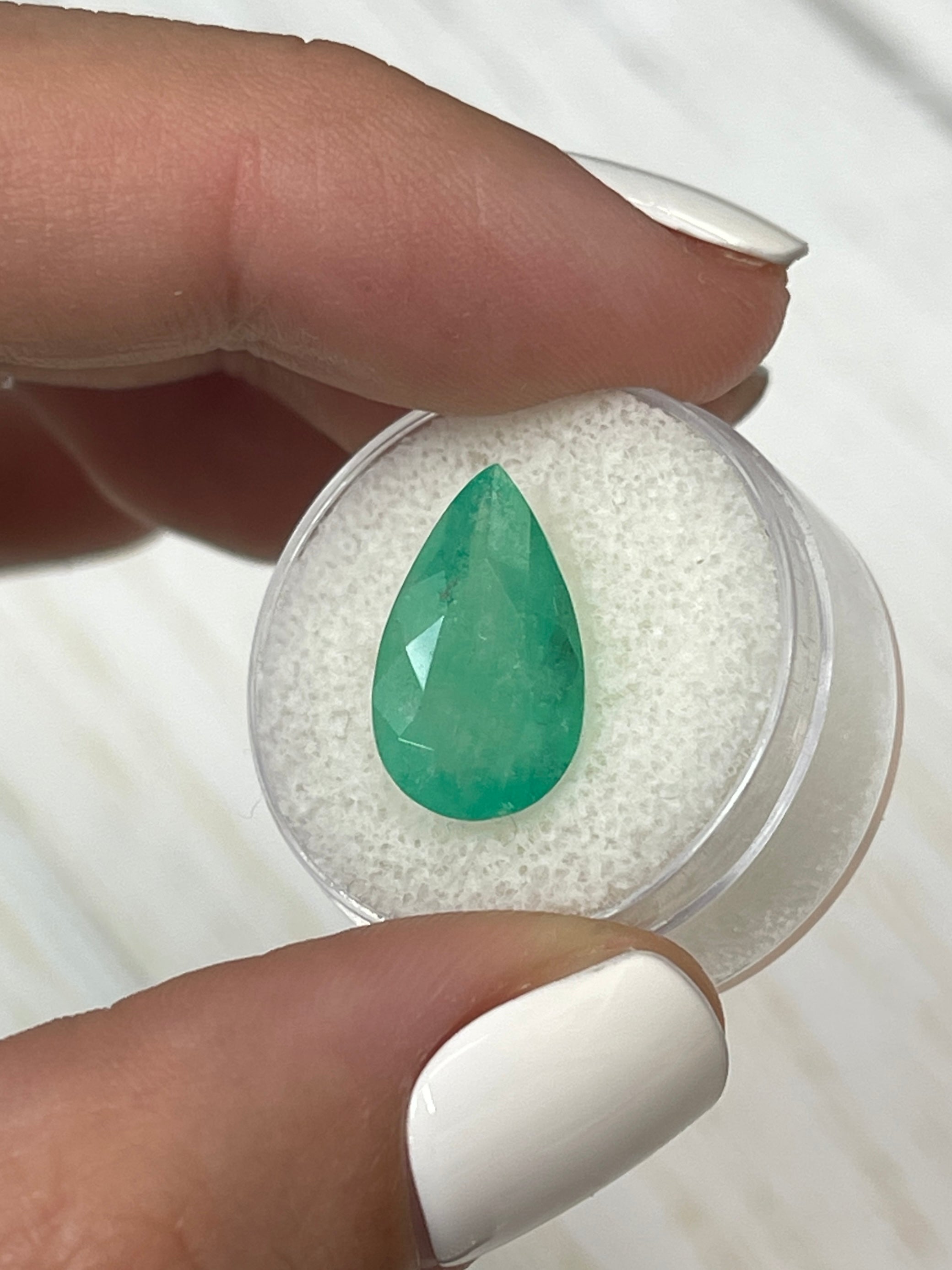 5.62 Carat 16.3x9.7mm Natural Colombian Emerald Pear Cut Loose Gemstone for Jewelry Making - Engagement Rings, Necklaces & Earrings