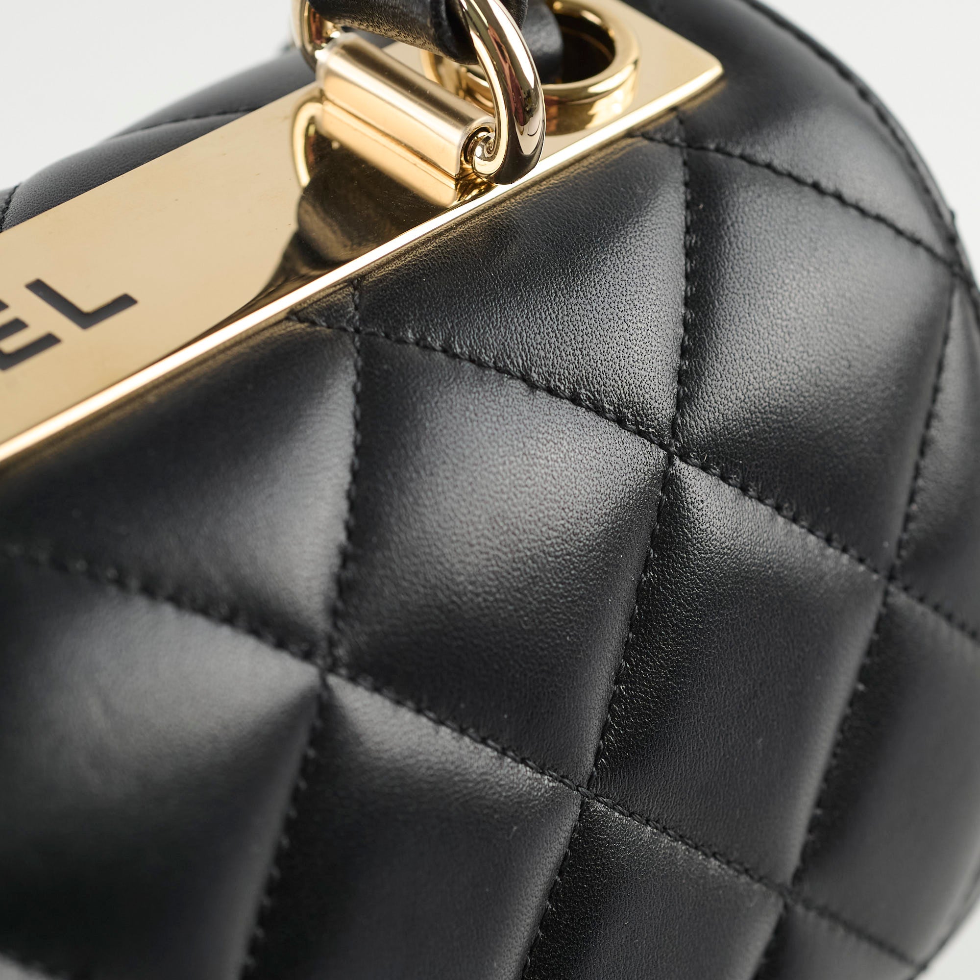 Chanel Trendy CC Small Black Leather Crossbody Bag for Women - Luxury Designer Handbag for Evening Out, Party & Special Occasions