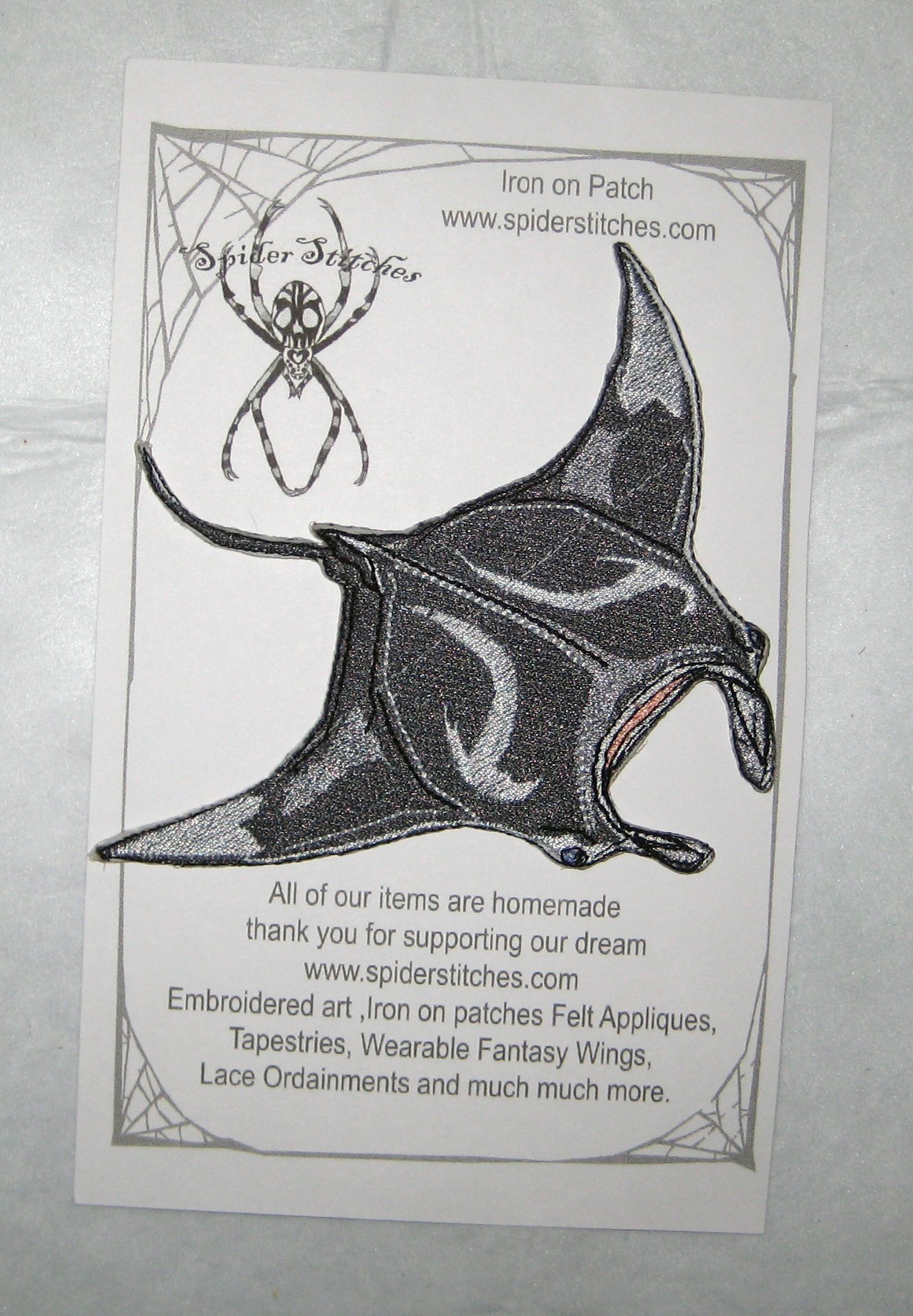 Manta Ray Iron on Patch - Manta Birostris Embroidered Sew-On Badge for Surfing, Scuba Diving & Marine Enthusiasts | Perfect for Jackets, Backpacks & Dive Gear