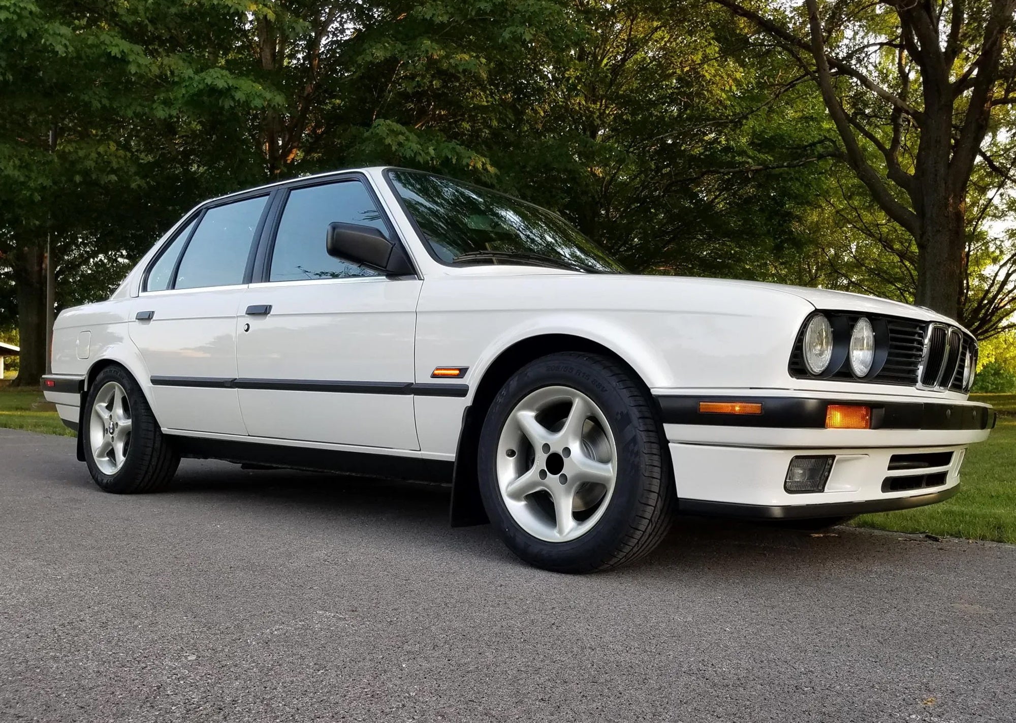 Euro Spec Clear Lens Full LED Fender Side Marker Lights for BMW E30 3 Series & E28 5 Series - Enhance Visibility & Style for Night Driving & Car Shows