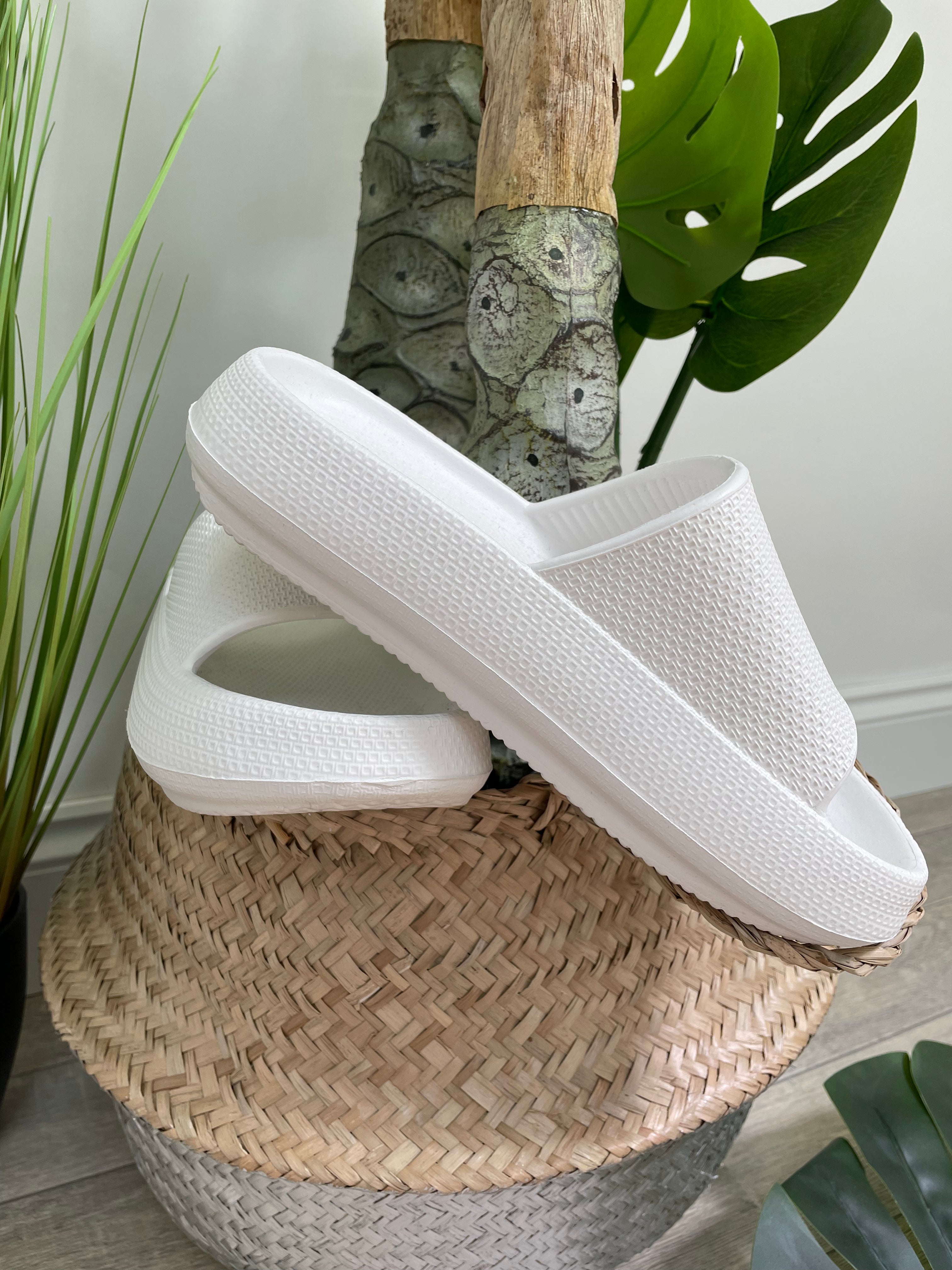 Cloud Walking Comfort Slides - Soft & Lightweight Women's Slippers for Home, Pool, Beach & Lounge Wear (White)